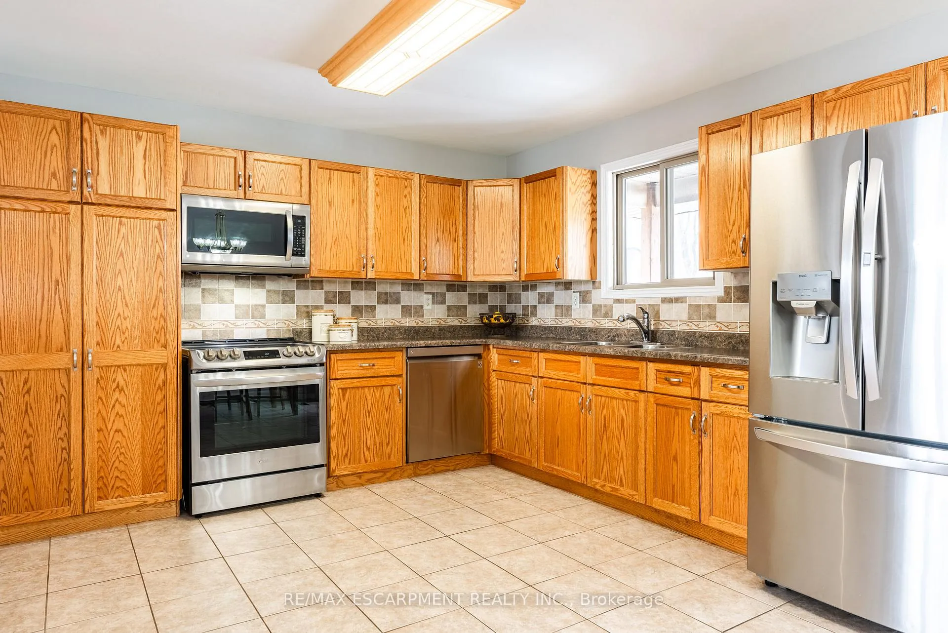 Photo 16 of 62 Mission Road, Brantford, Echo Place — HOMEH