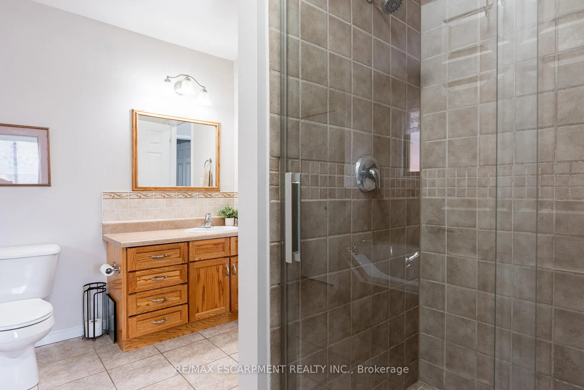 Photo 22 of 62 Mission Road, Brantford, Echo Place — HOMEH
