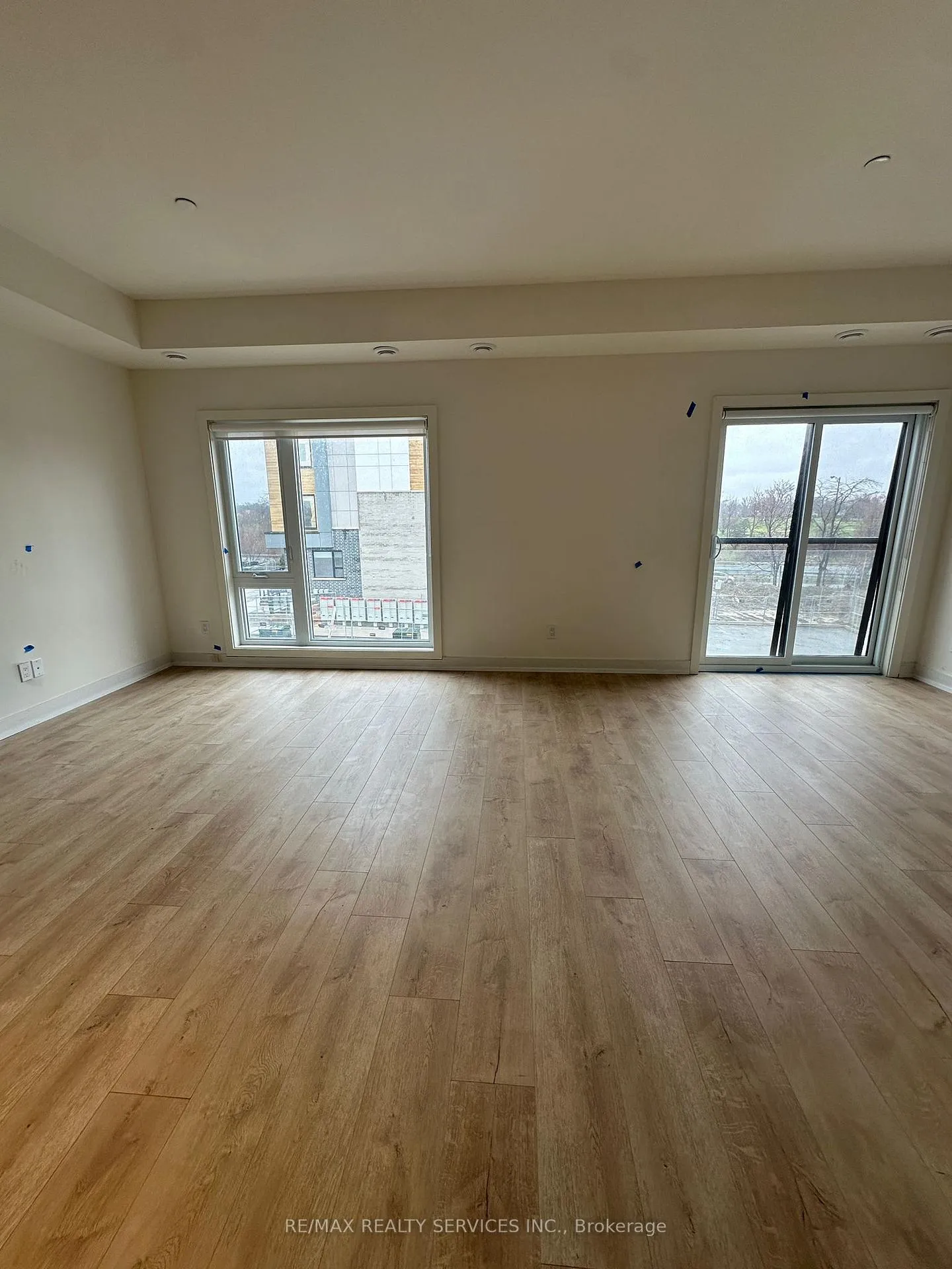 Photo 3 of Unit 315B, 16 Melbourne Avenue, St. Catharines, E. Chester — HOMEH