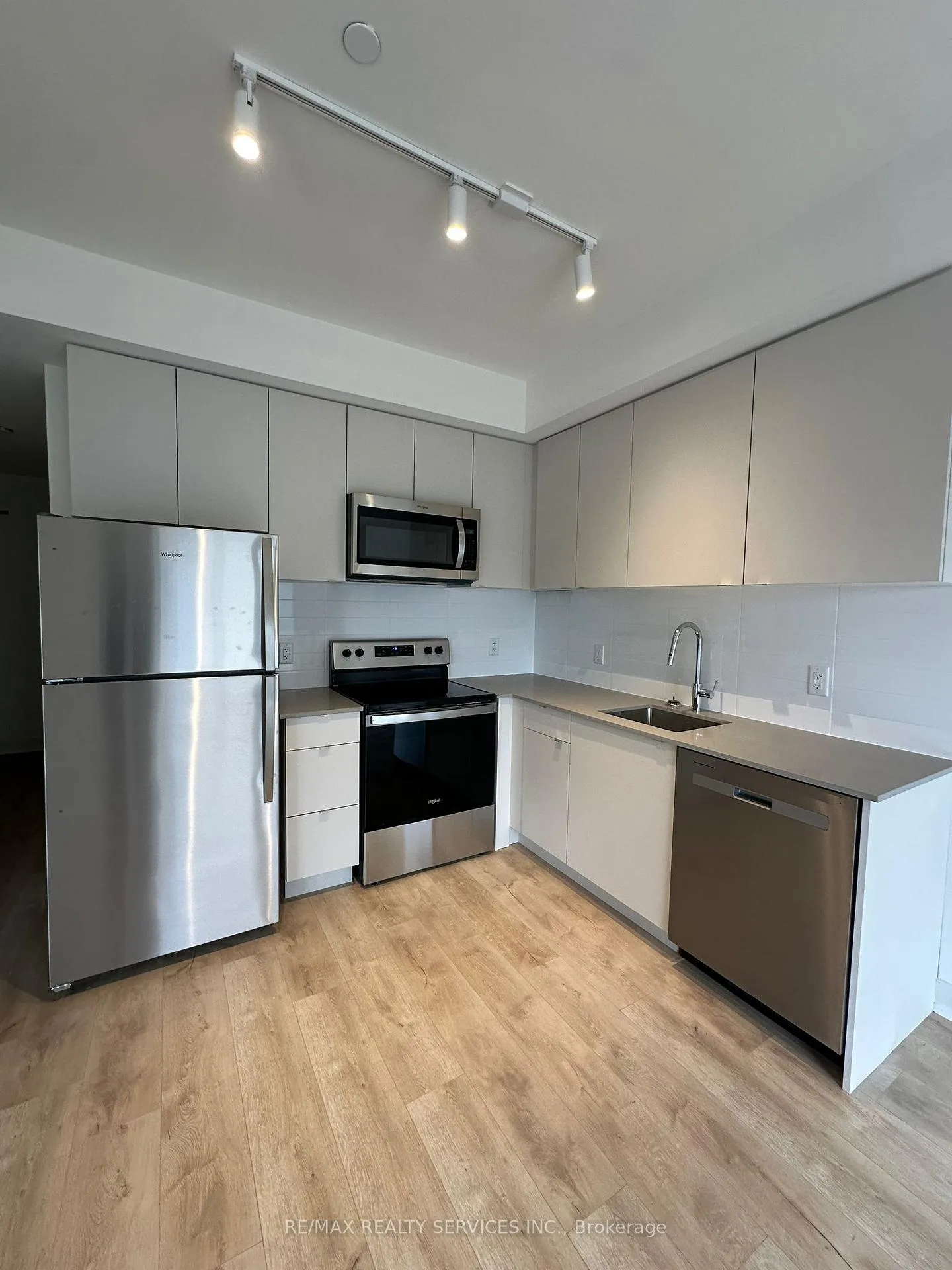 Photo 6 of Unit 315B, 16 Melbourne Avenue, St. Catharines, E. Chester — HOMEH