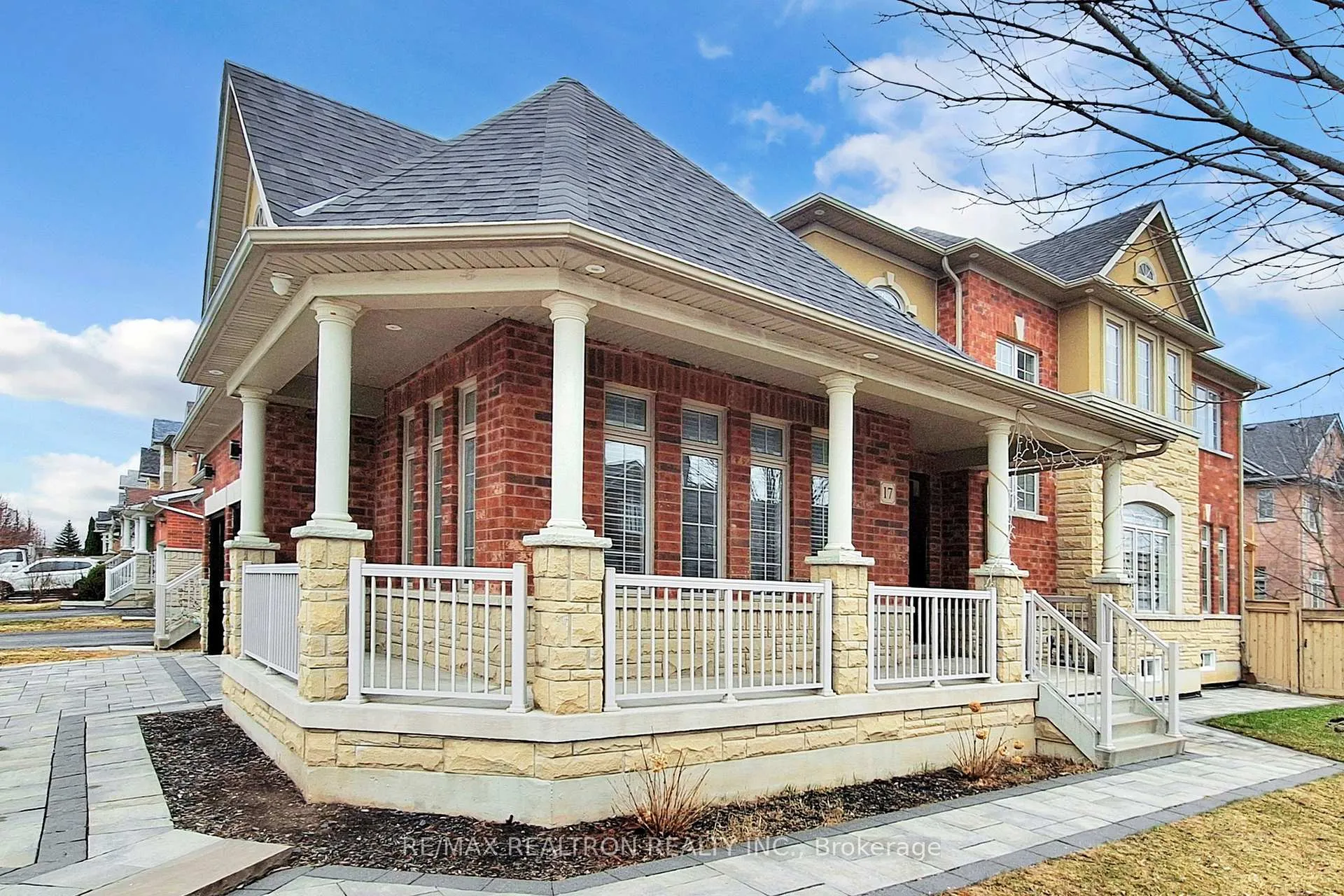 Photo 1 of 17 Delattaye Avenue, Aurora, Bayview Northeast — HOMEH