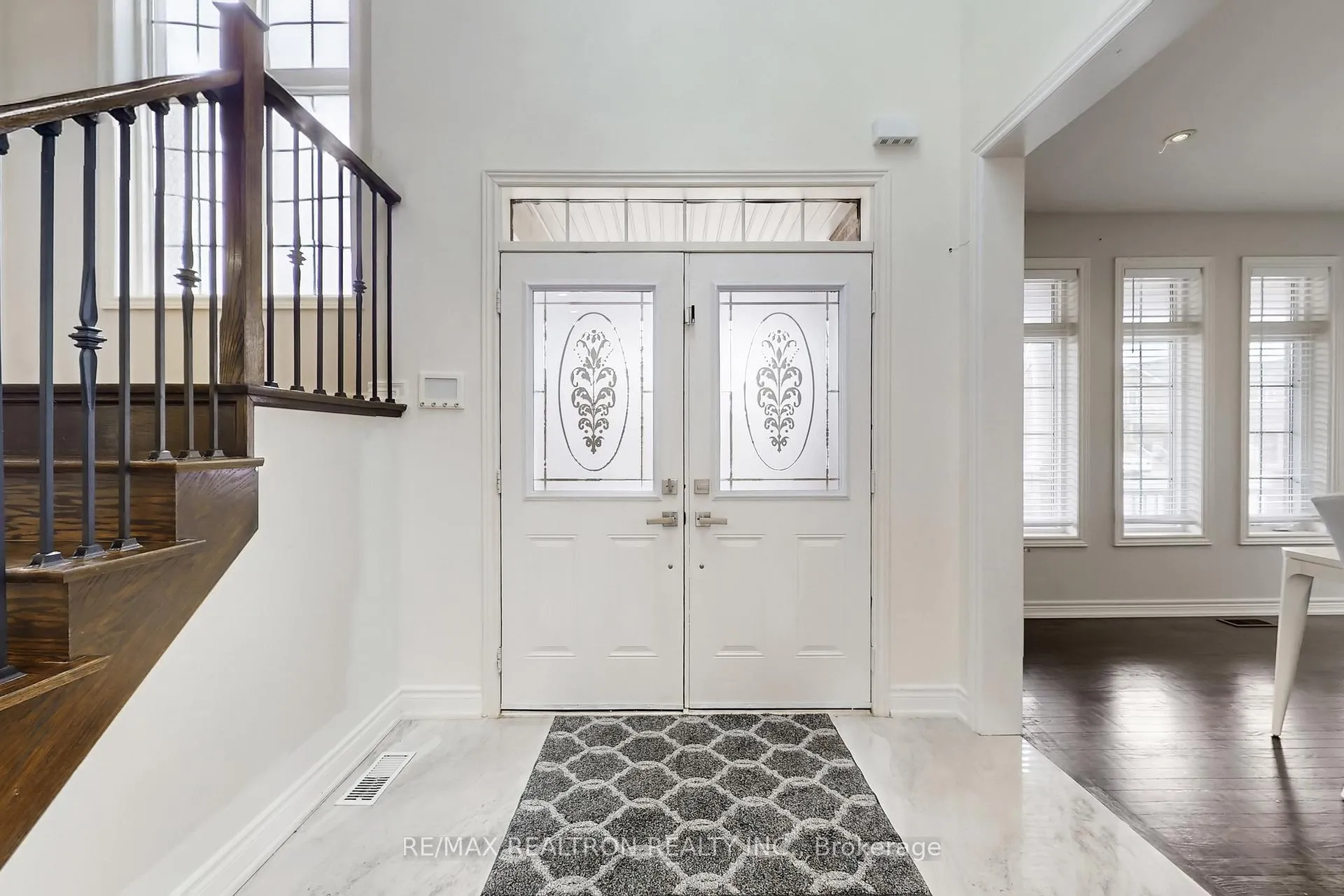 Photo 5 of 17 Delattaye Avenue, Aurora, Bayview Northeast — HOMEH