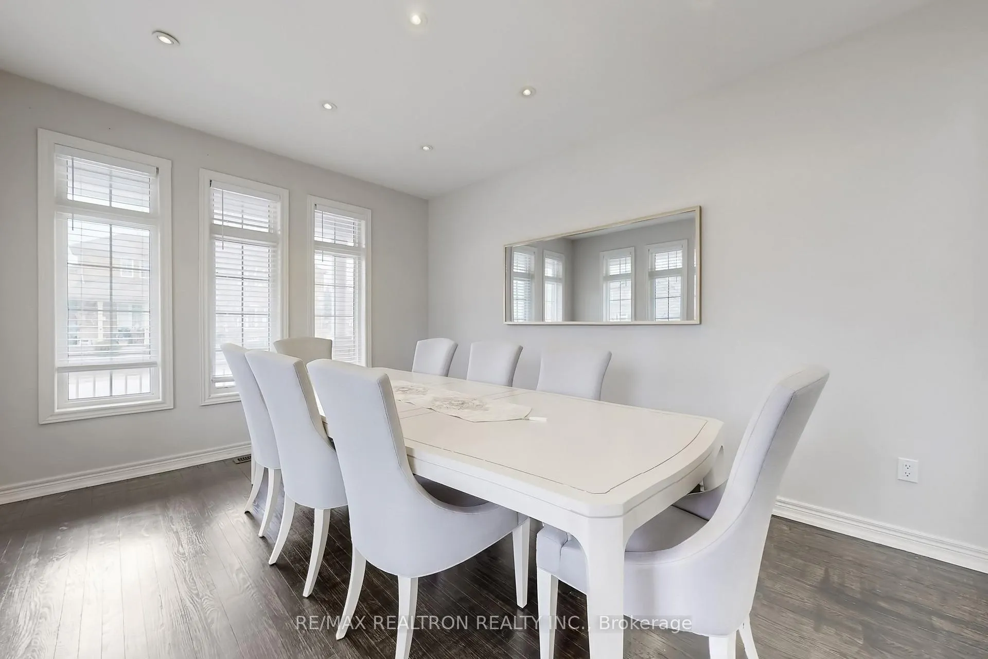Photo 10 of 17 Delattaye Avenue, Aurora, Bayview Northeast — HOMEH