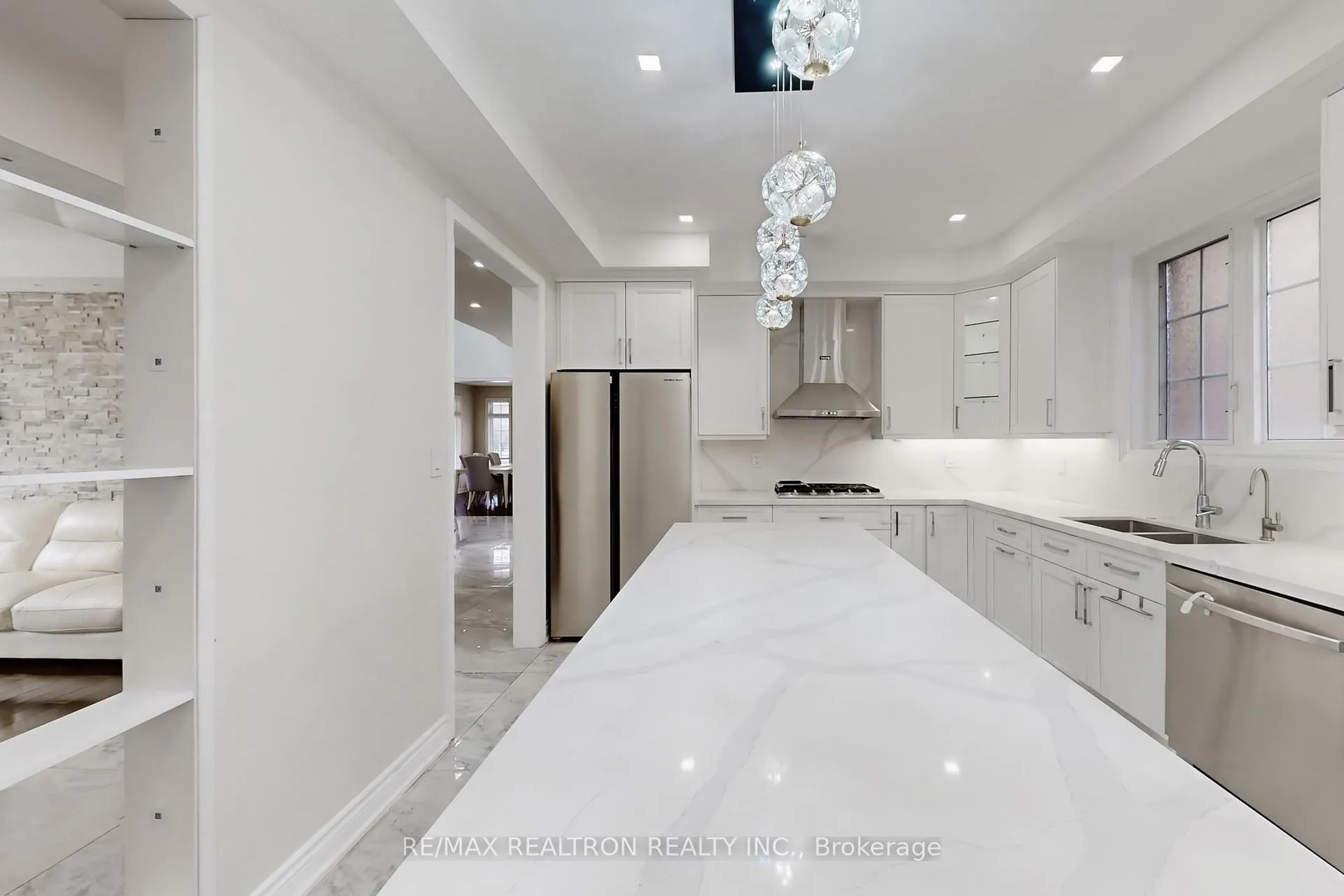 Photo 18 of 17 Delattaye Avenue, Aurora, Bayview Northeast — HOMEH