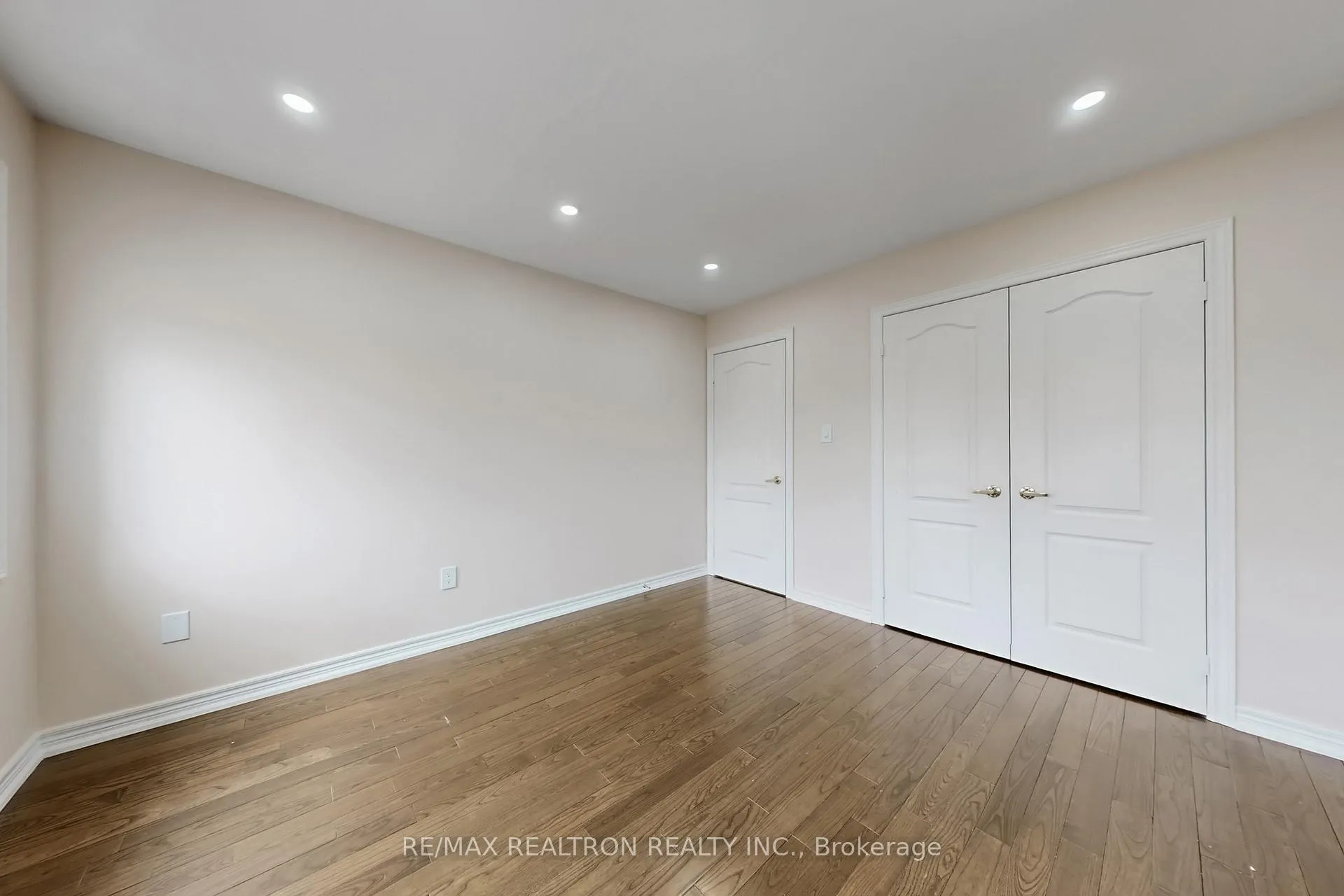 Photo 27 of 17 Delattaye Avenue, Aurora, Bayview Northeast — HOMEH
