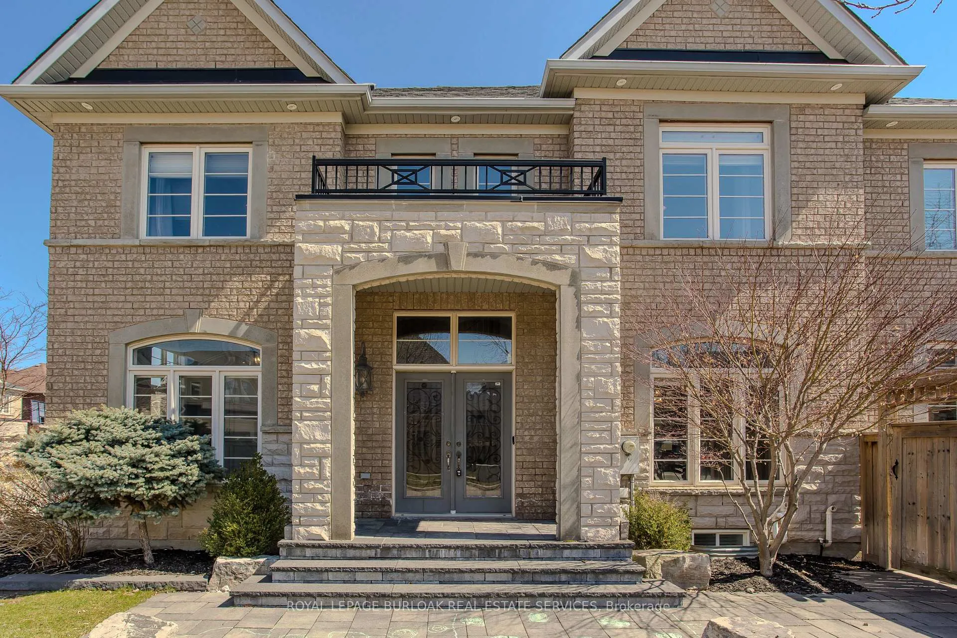 Photo 3 of 3200 Cotter Road, Burlington, Alton — HOMEH
