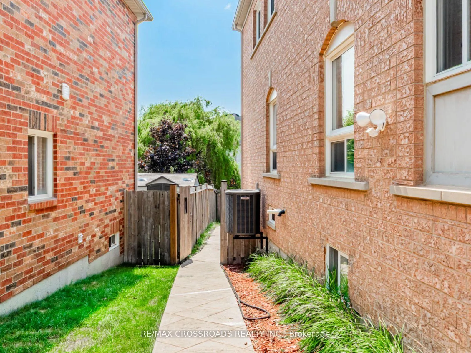 Photo 2 of 1373 Wallig Avenue, Oshawa, Taunton — HOMEH