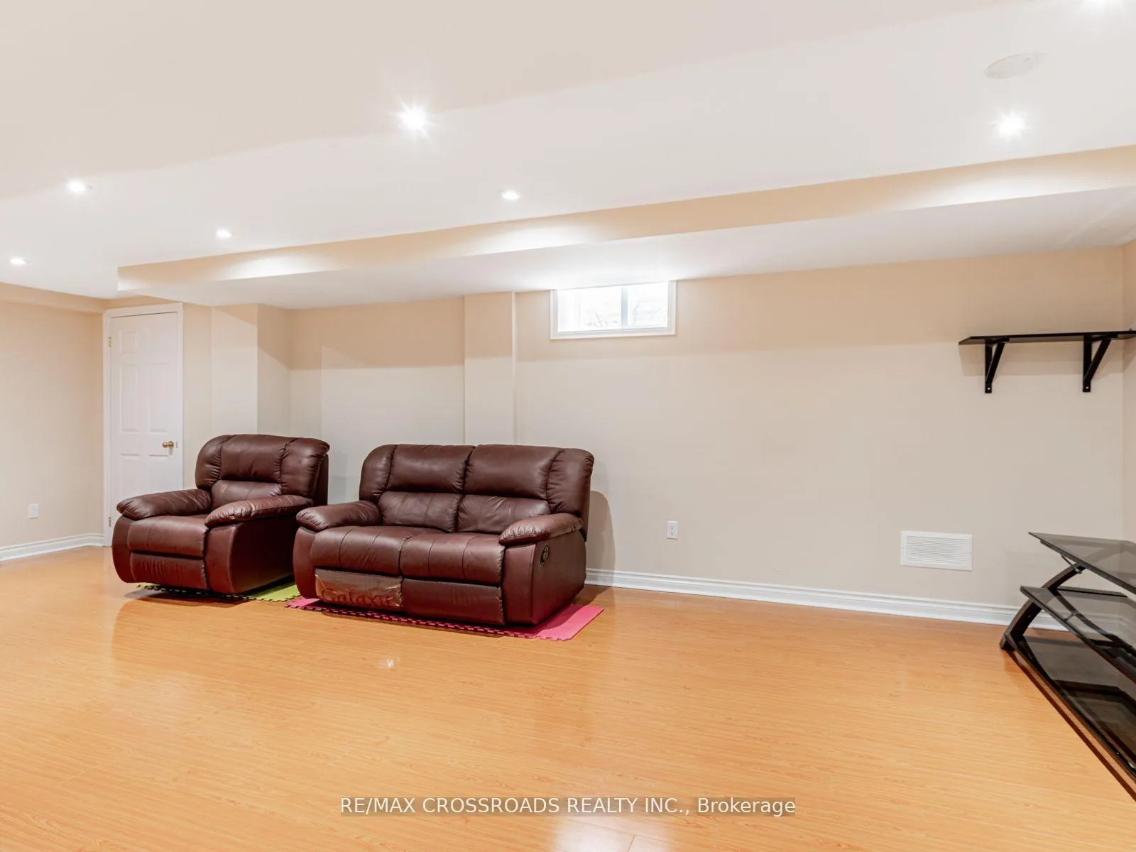 Photo 7 of 1373 Wallig Avenue, Oshawa, Taunton — HOMEH