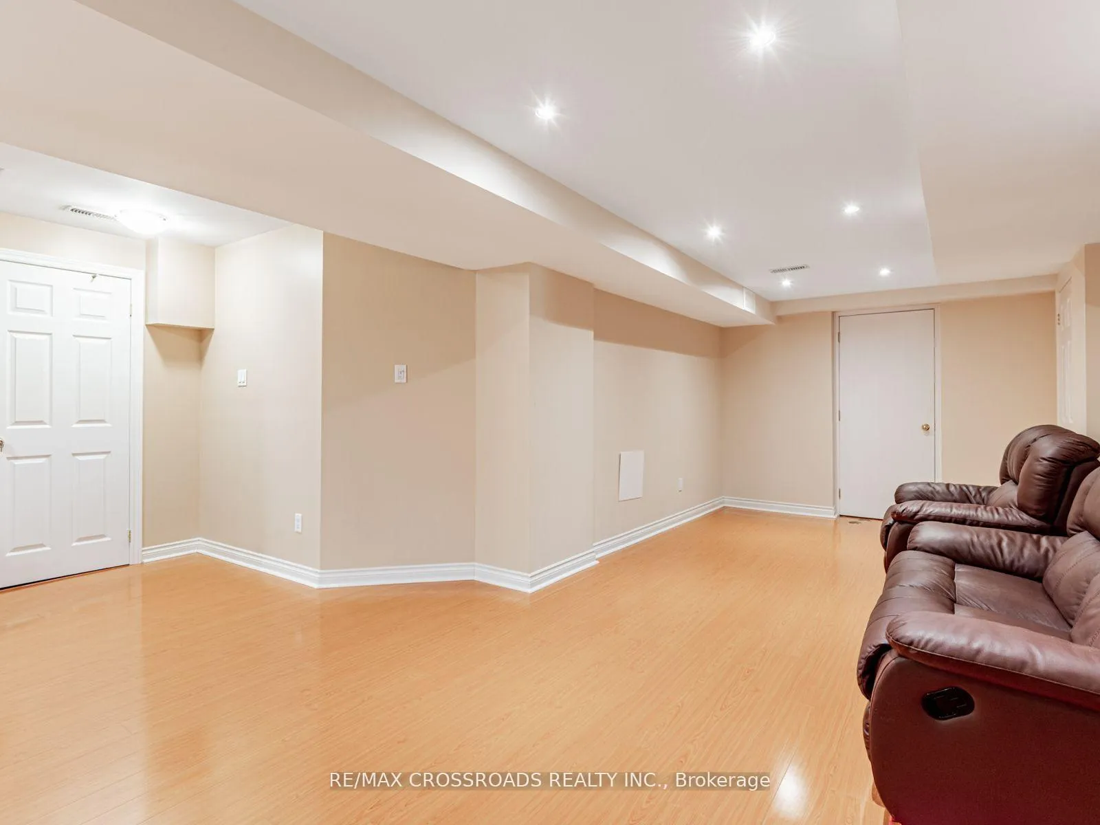 Photo 10 of 1373 Wallig Avenue, Oshawa, Taunton — HOMEH