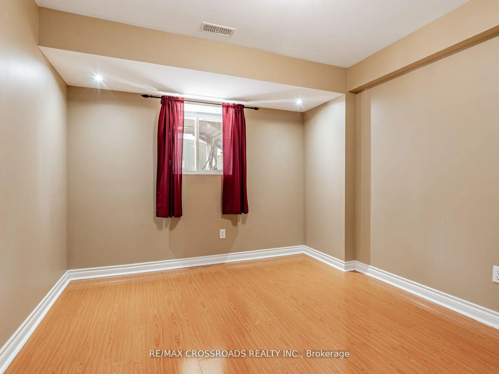 Photo 17 of 1373 Wallig Avenue, Oshawa, Taunton — HOMEH