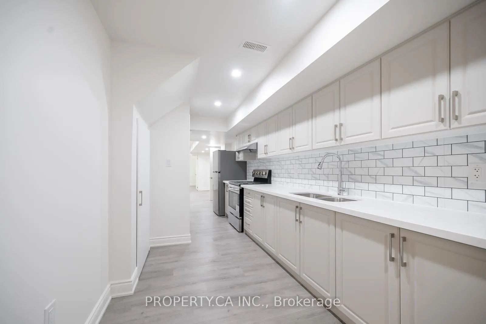 Photo 4 of Unit Bsmnt, 8 Cavesson Road, Brampton, Northwest Brampton — HOMEH