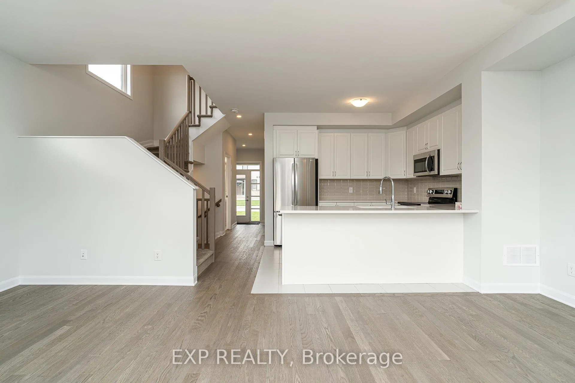 Photo 3 of 216 Shallow Pond Place, Ottawa, Avalon East — HOMEH