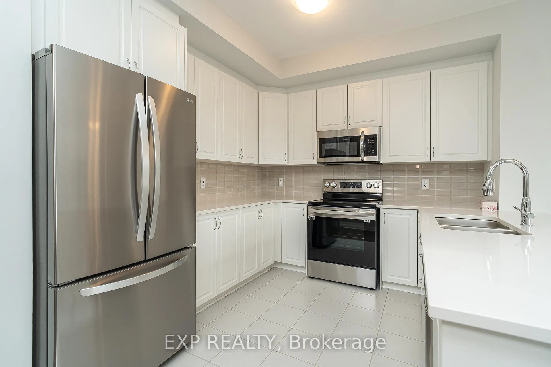 Photo 8 of 216 Shallow Pond Place, Ottawa, Avalon East — HOMEH