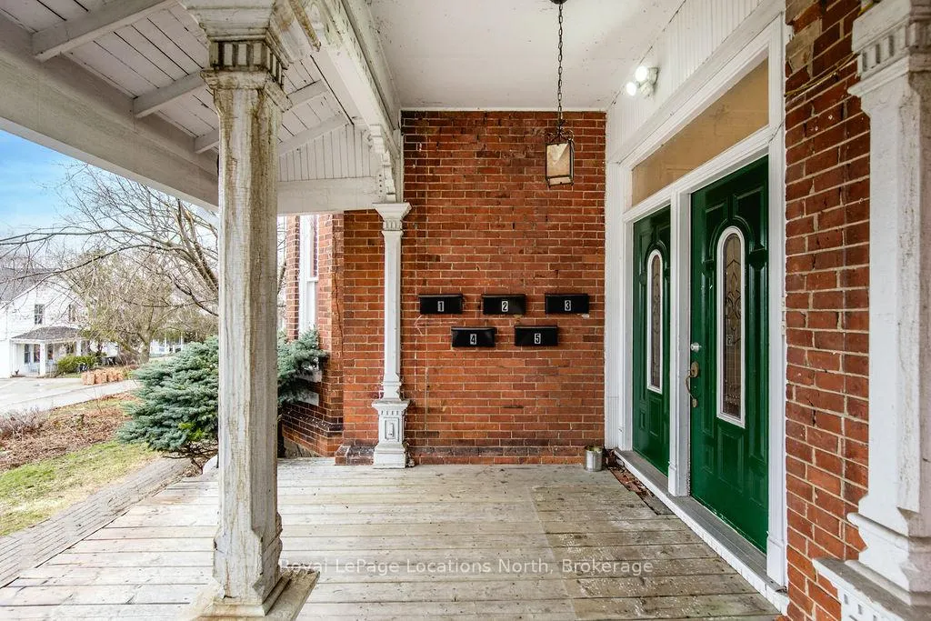 Photo 4 of 3 Peel Street, Barrie, Wellington — HOMEH