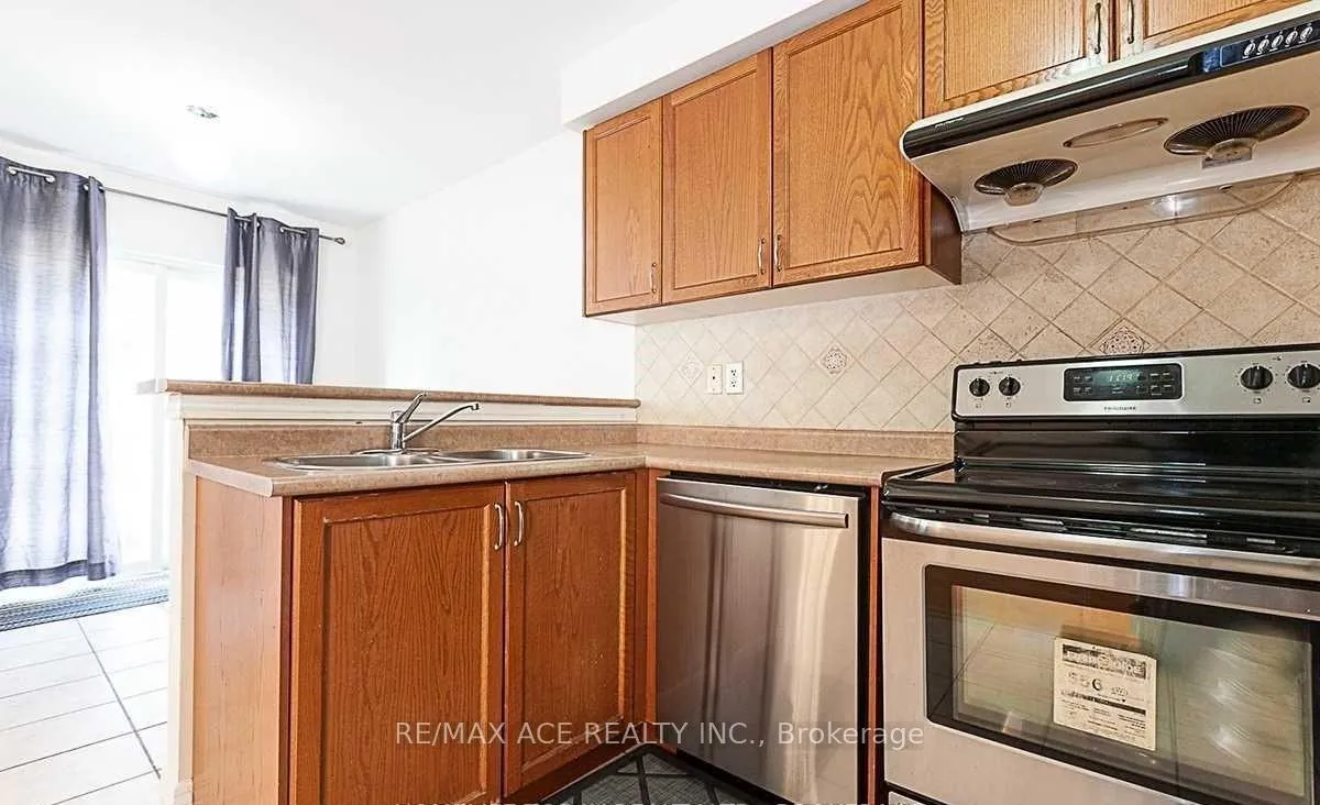 Photo 14 of 36 Mauve Drive, Brampton, Bram East — HOMEH