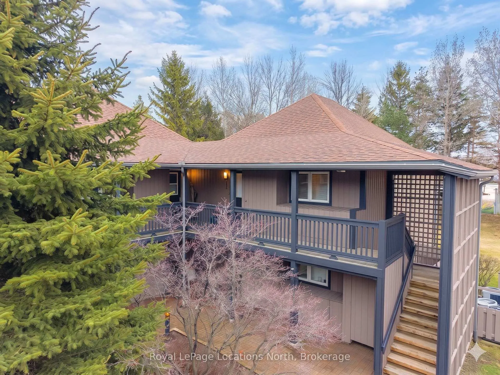 Front of 330 Mariners Way