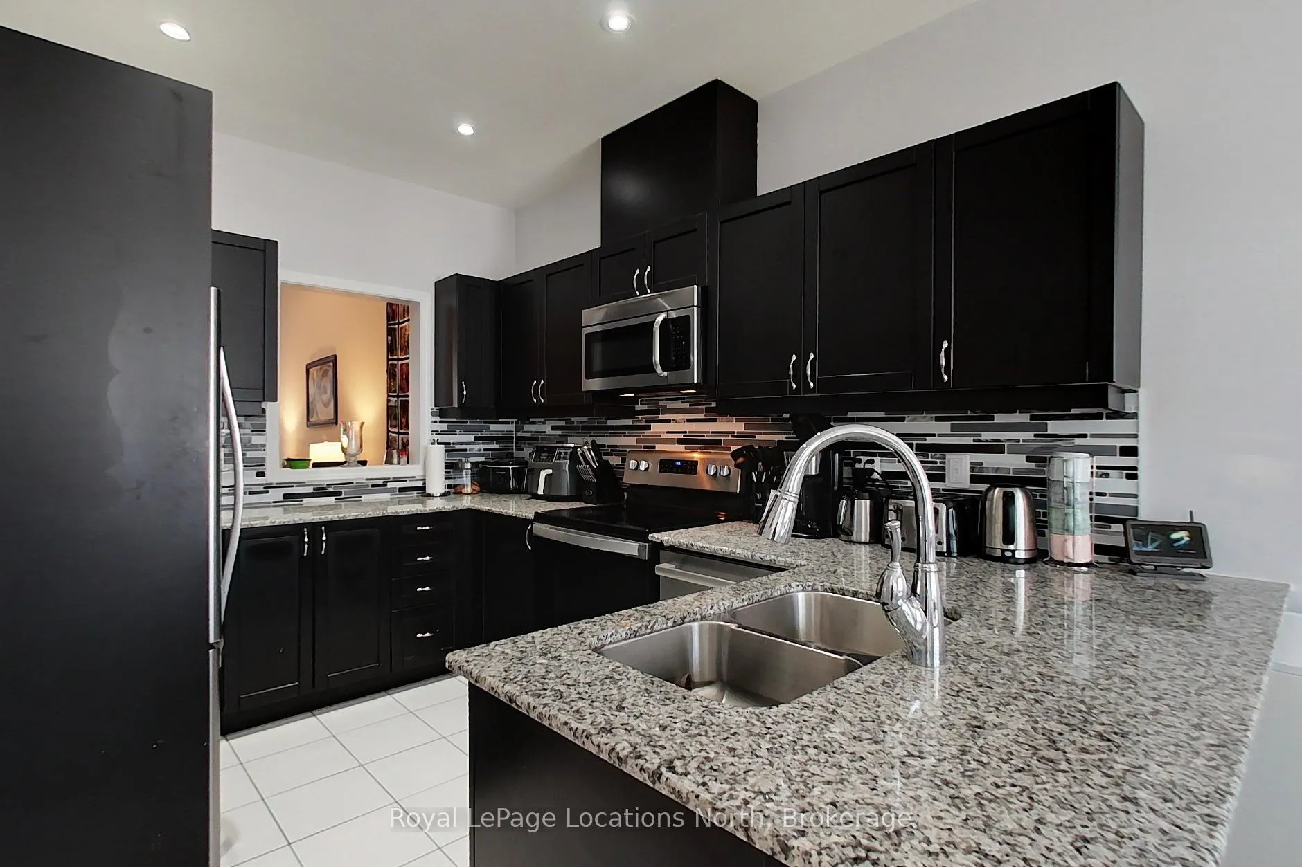 Photo 13 of 19 Village Gate, Wasaga Beach — HOMEH
