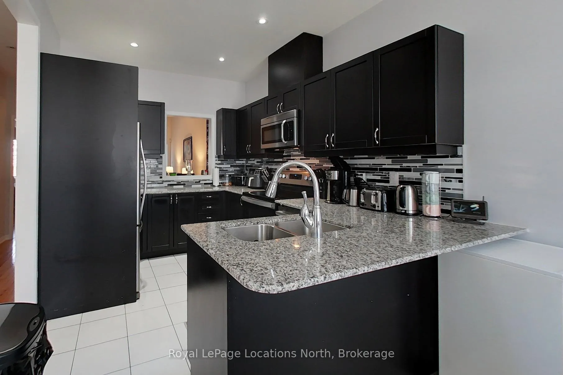 Photo 14 of 19 Village Gate, Wasaga Beach — HOMEH