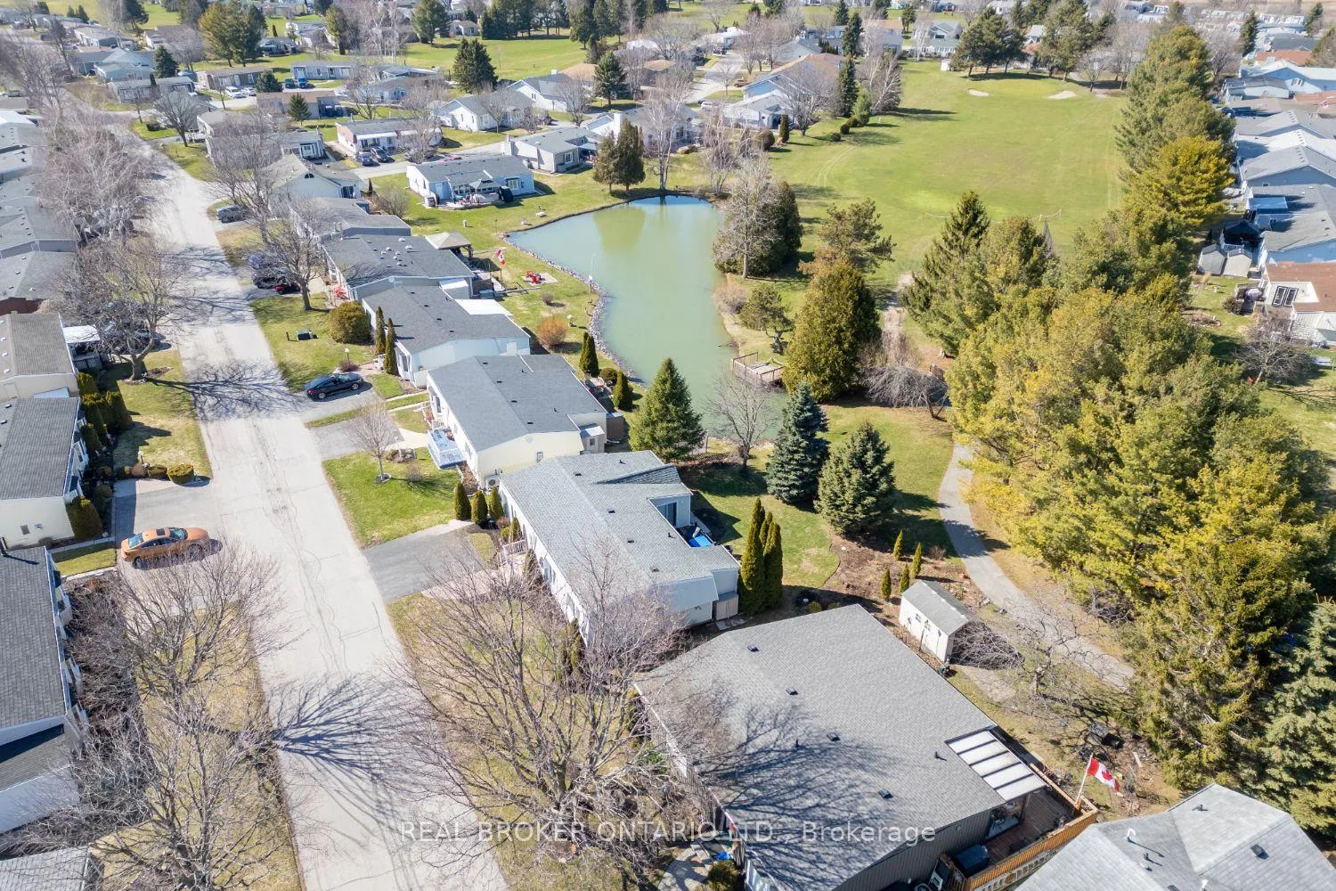 Photo 6 of 90 The Cove Road, Clarington, Bowmanville — HOMEH