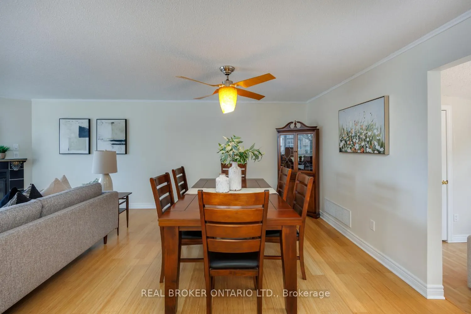 Photo 14 of 90 The Cove Road, Clarington, Bowmanville — HOMEH