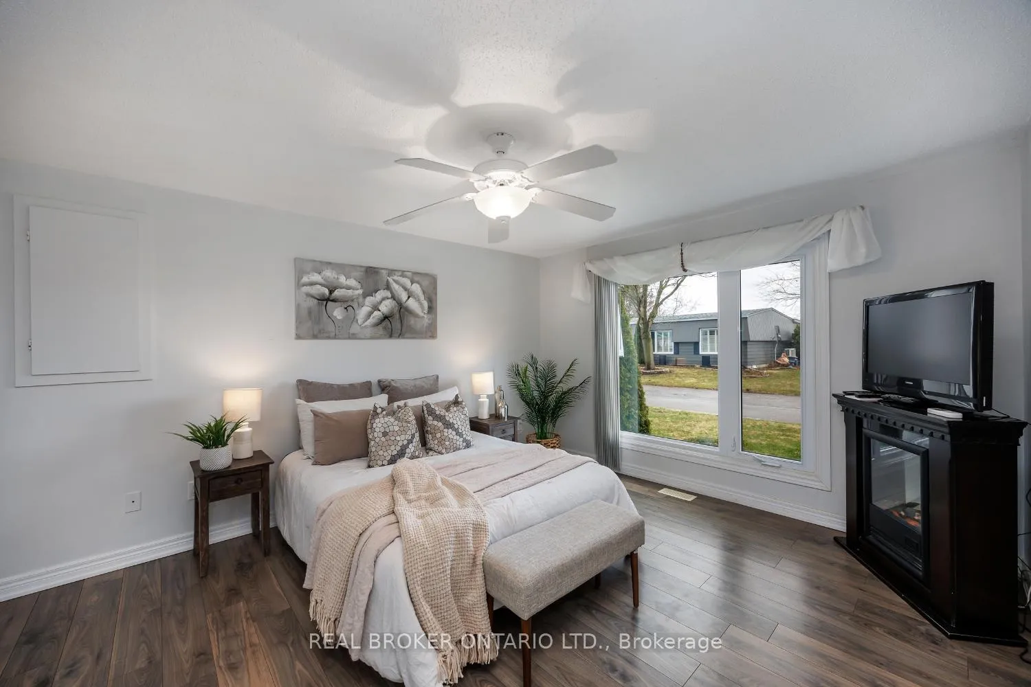 Photo 22 of 90 The Cove Road, Clarington, Bowmanville — HOMEH