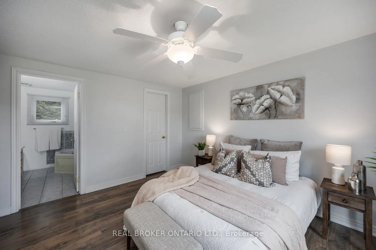 Photo 23 of 90 The Cove Road, Clarington, Bowmanville — HOMEH