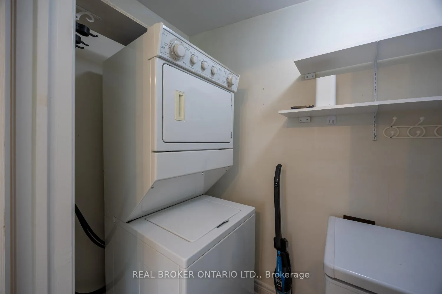 Photo 26 of 90 The Cove Road, Clarington, Bowmanville — HOMEH
