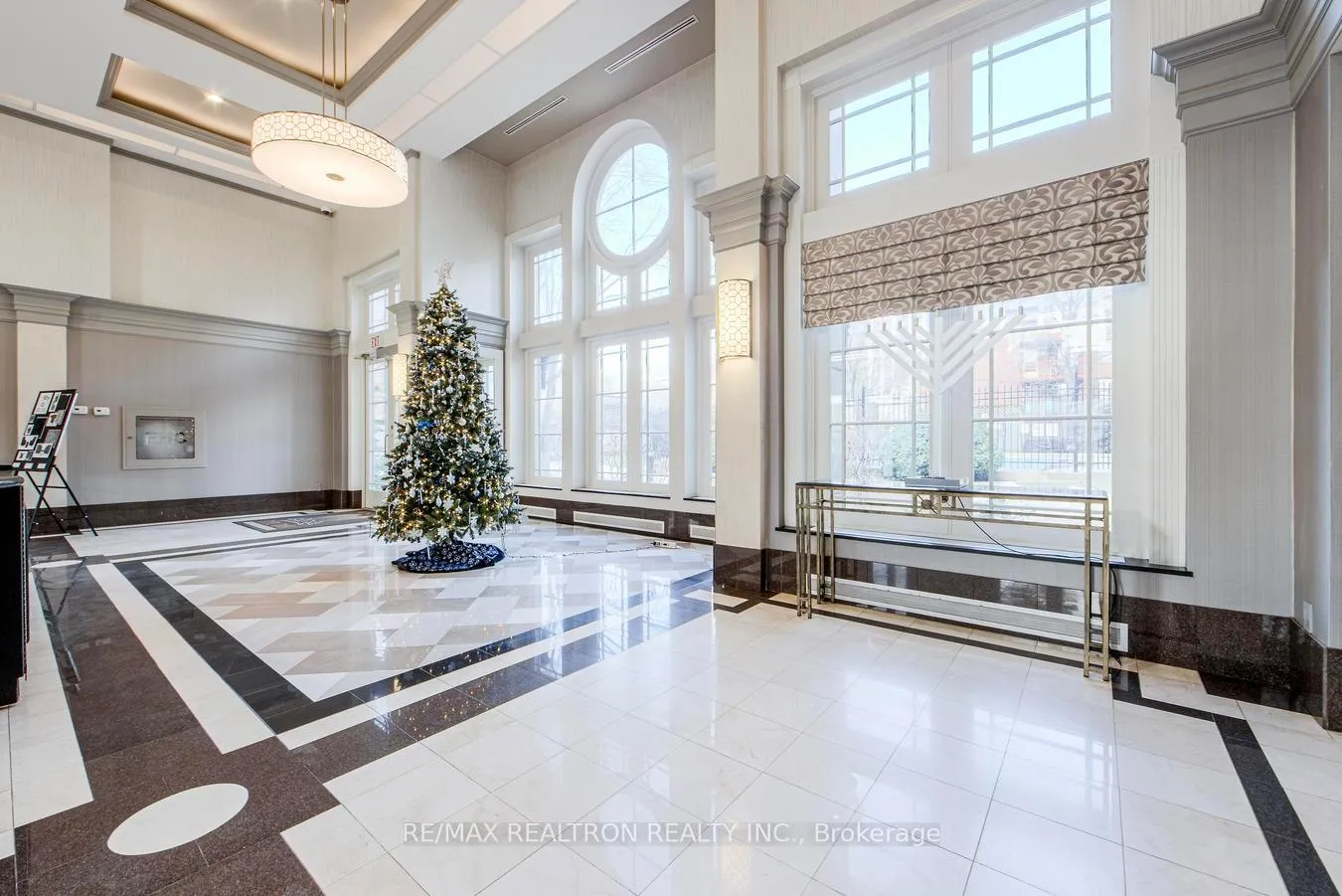 Photo 4 of Unit 708, 2 Covington Road, Toronto, Englemount-Lawrence — HOMEH