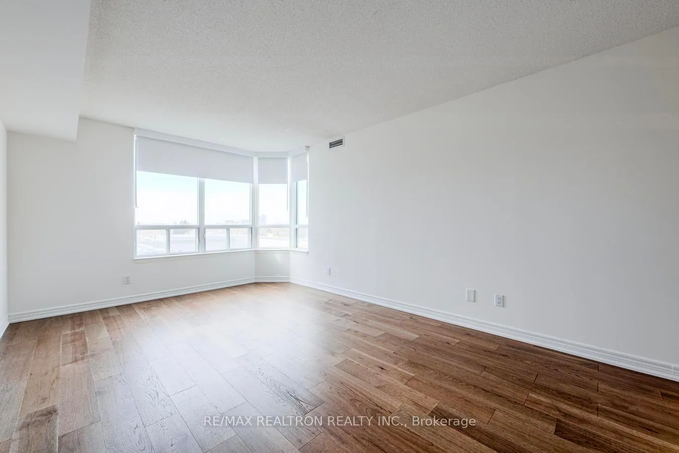 Photo 14 of Unit 708, 2 Covington Road, Toronto, Englemount-Lawrence — HOMEH