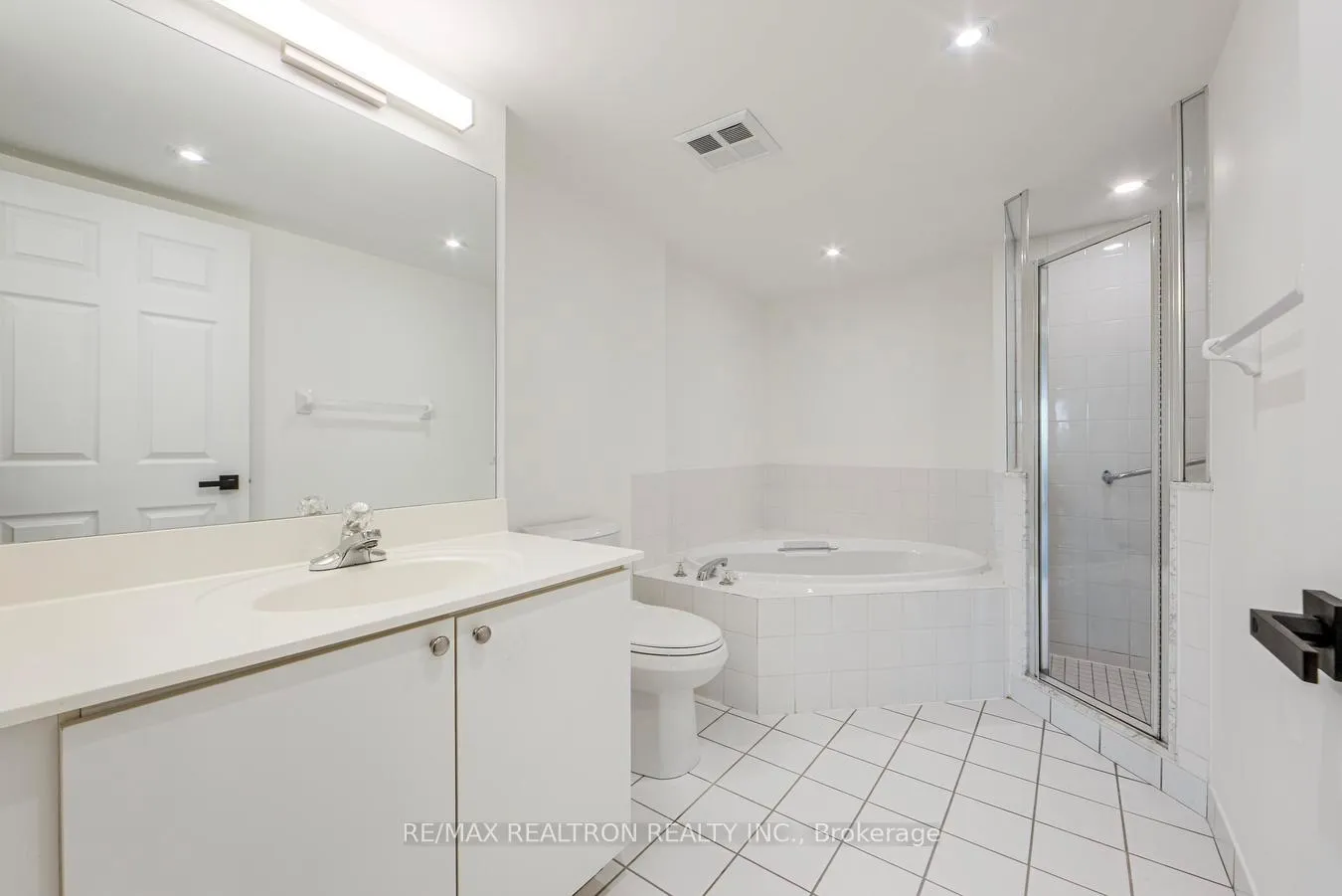 Photo 17 of Unit 708, 2 Covington Road, Toronto, Englemount-Lawrence — HOMEH