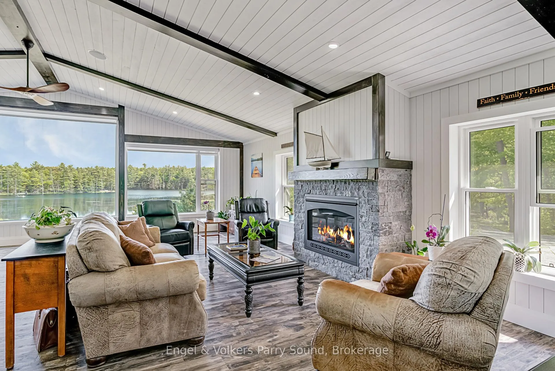 Photo 12 of 49 Regency Drive, Seguin — HOMEH