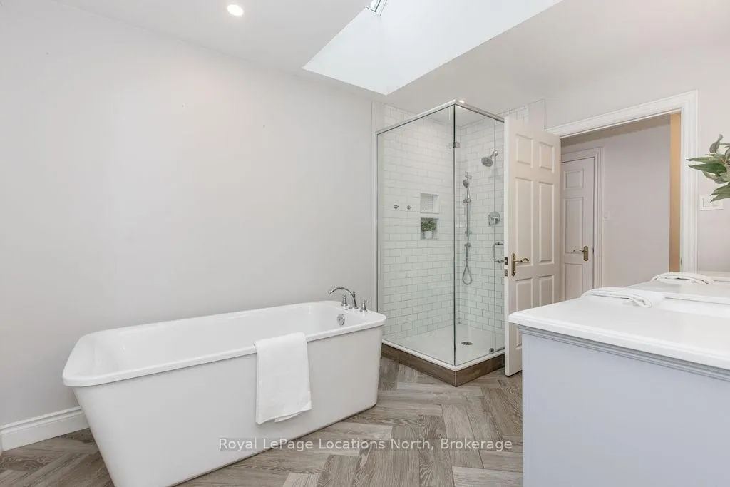 Photo 35 of 18 Mills Circle, Springwater, Midhurst — HOMEH