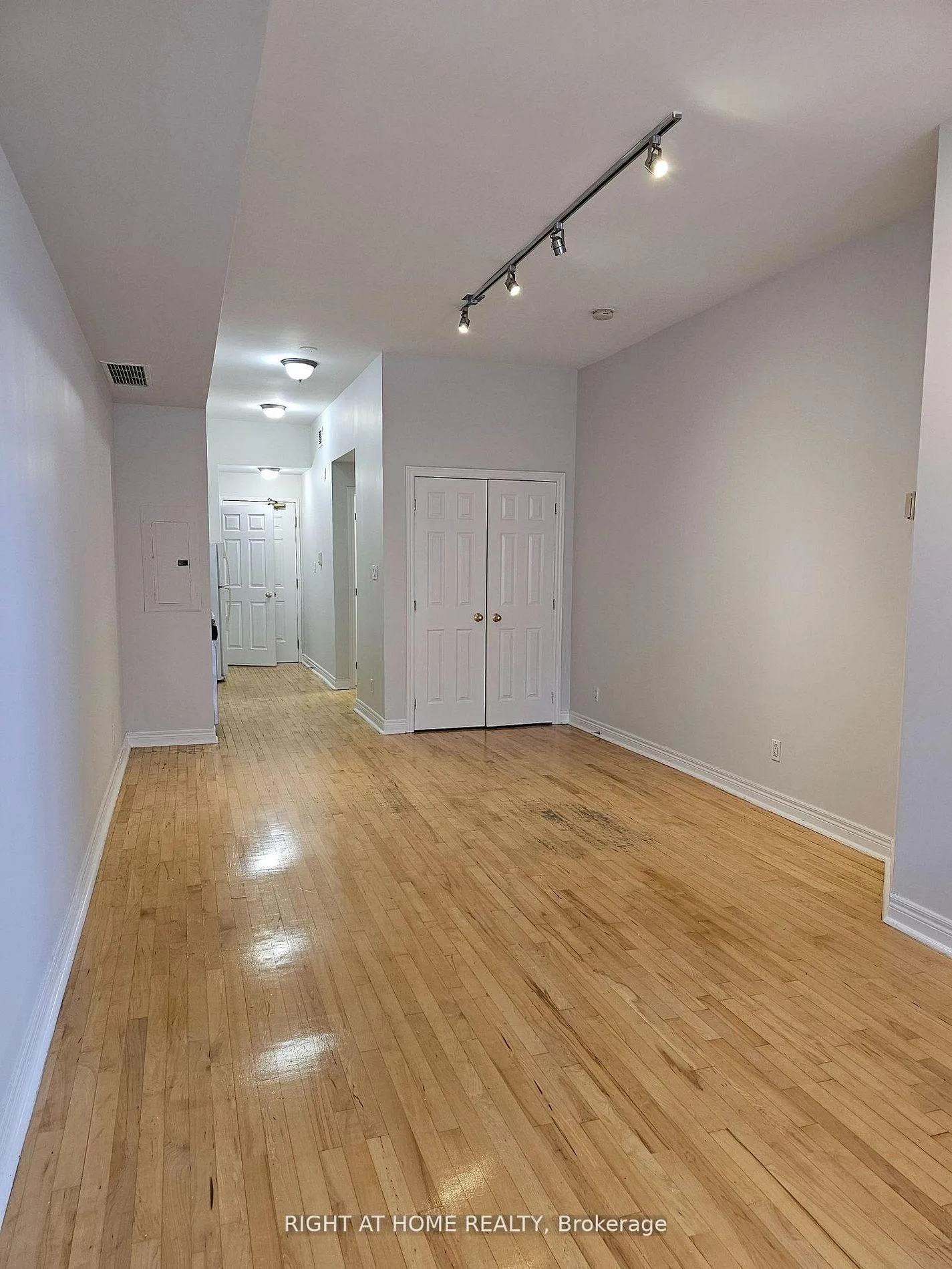 Photo 11 of Unit 204, 524 Yonge Street, Toronto, Church-Yonge Corridor — HOMEH