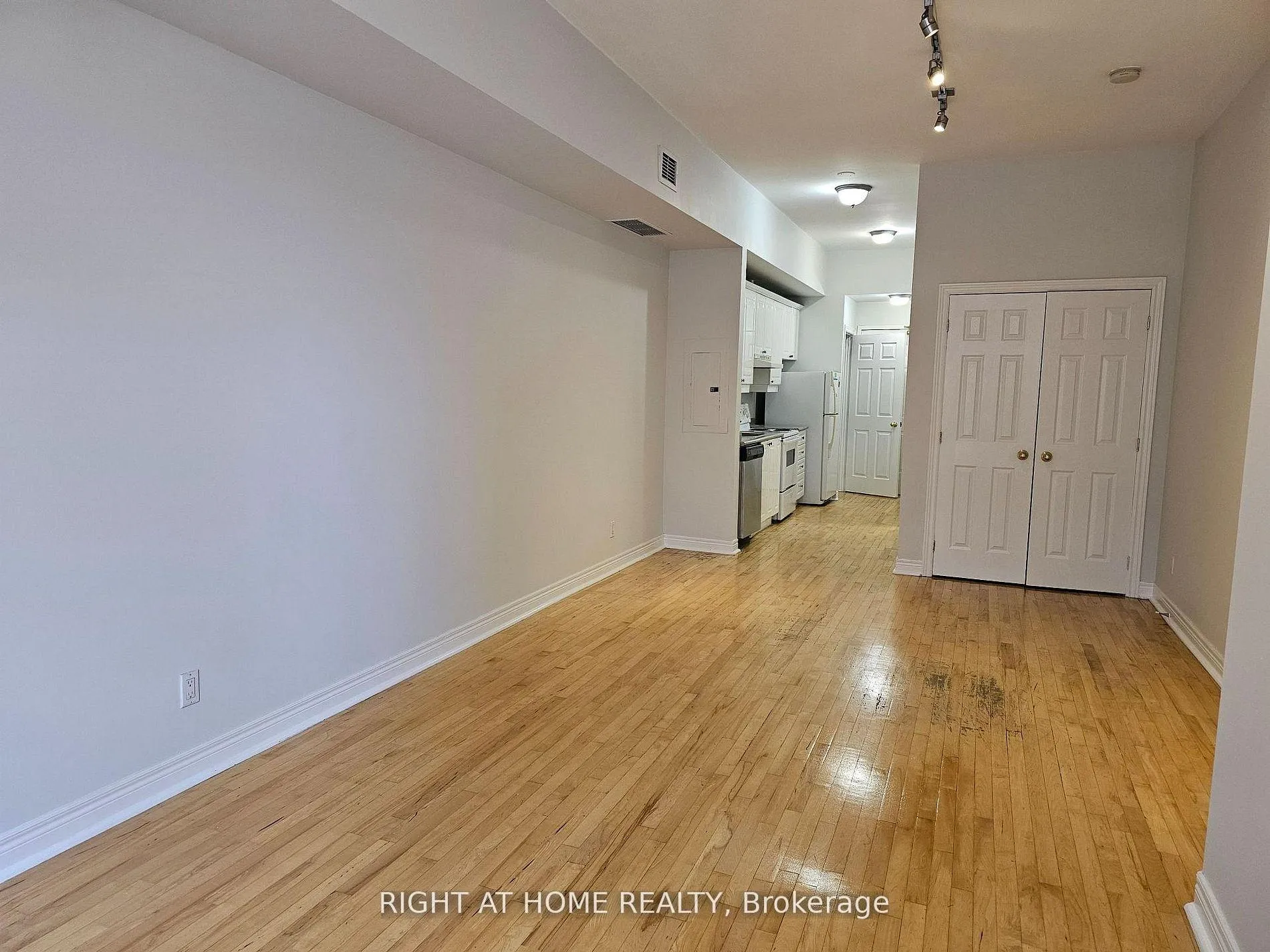 Photo 12 of Unit 204, 524 Yonge Street, Toronto, Church-Yonge Corridor — HOMEH