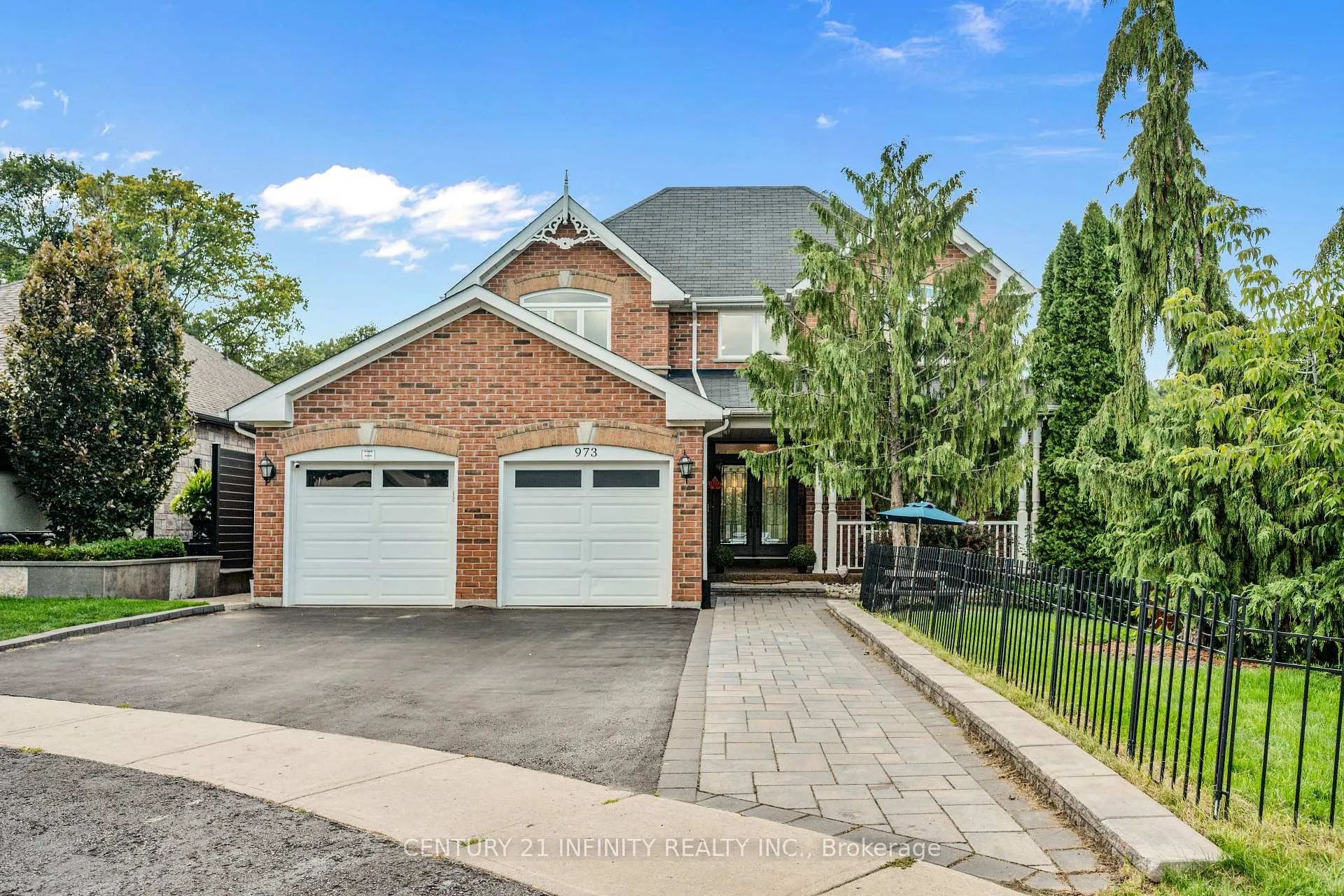 Photo 2 of 973 Mountview Court, Oshawa, Pinecrest — HOMEH