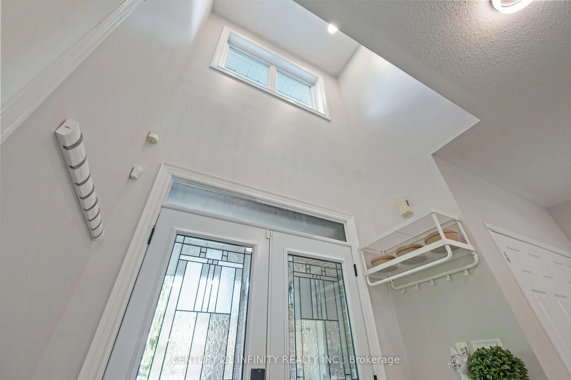 Photo 4 of 973 Mountview Court, Oshawa, Pinecrest — HOMEH
