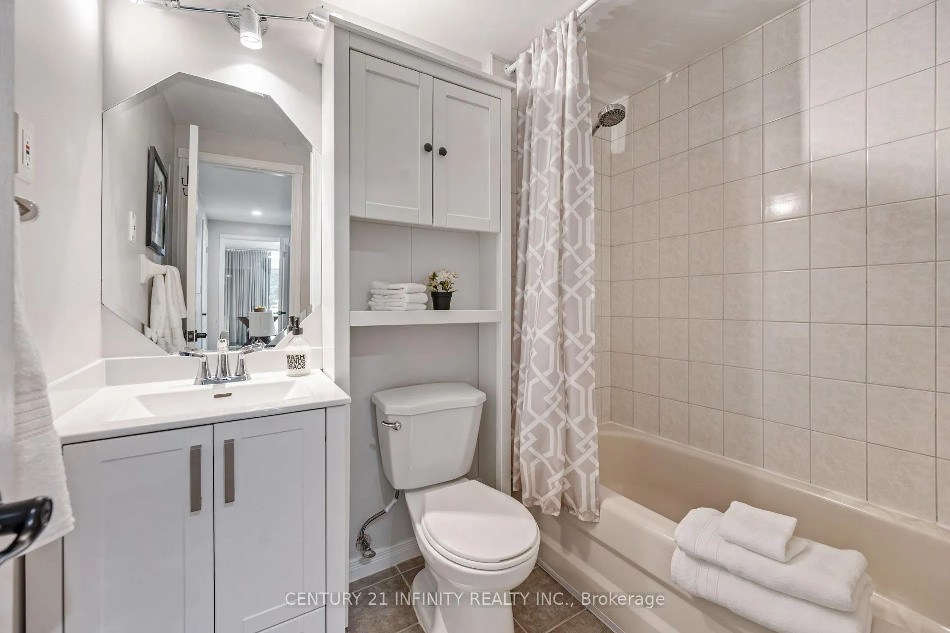 Photo 42 of 973 Mountview Court, Oshawa, Pinecrest — HOMEH