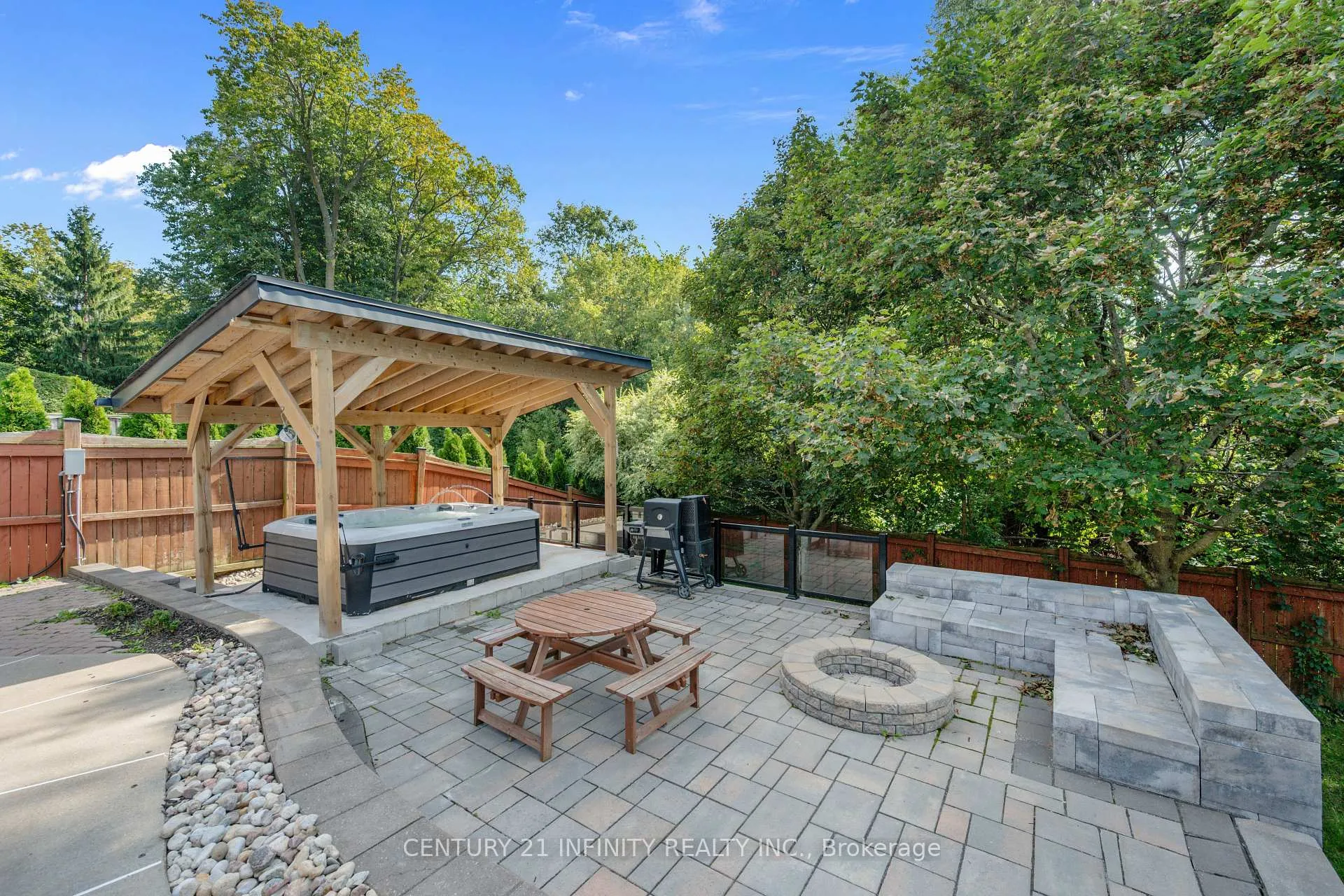 Photo 44 of 973 Mountview Court, Oshawa, Pinecrest — HOMEH