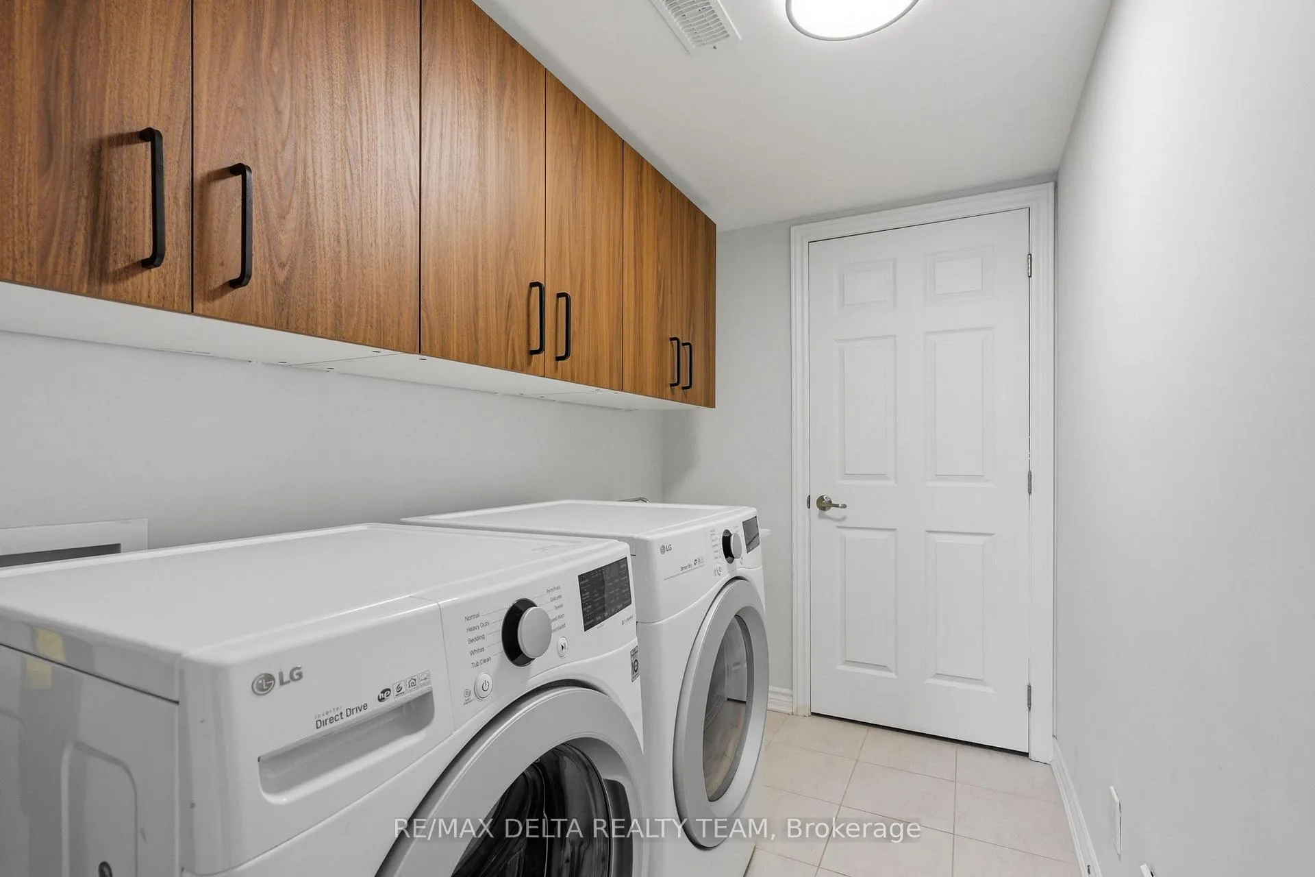 Photo 5 of 372 Willow Aster Circle, Ottawa, Avalon West — HOMEH