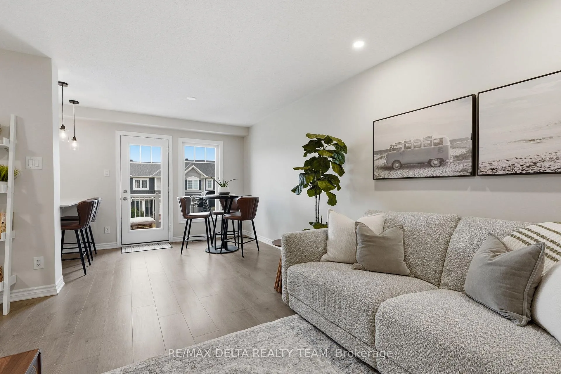 Photo 8 of 372 Willow Aster Circle, Ottawa, Avalon West — HOMEH