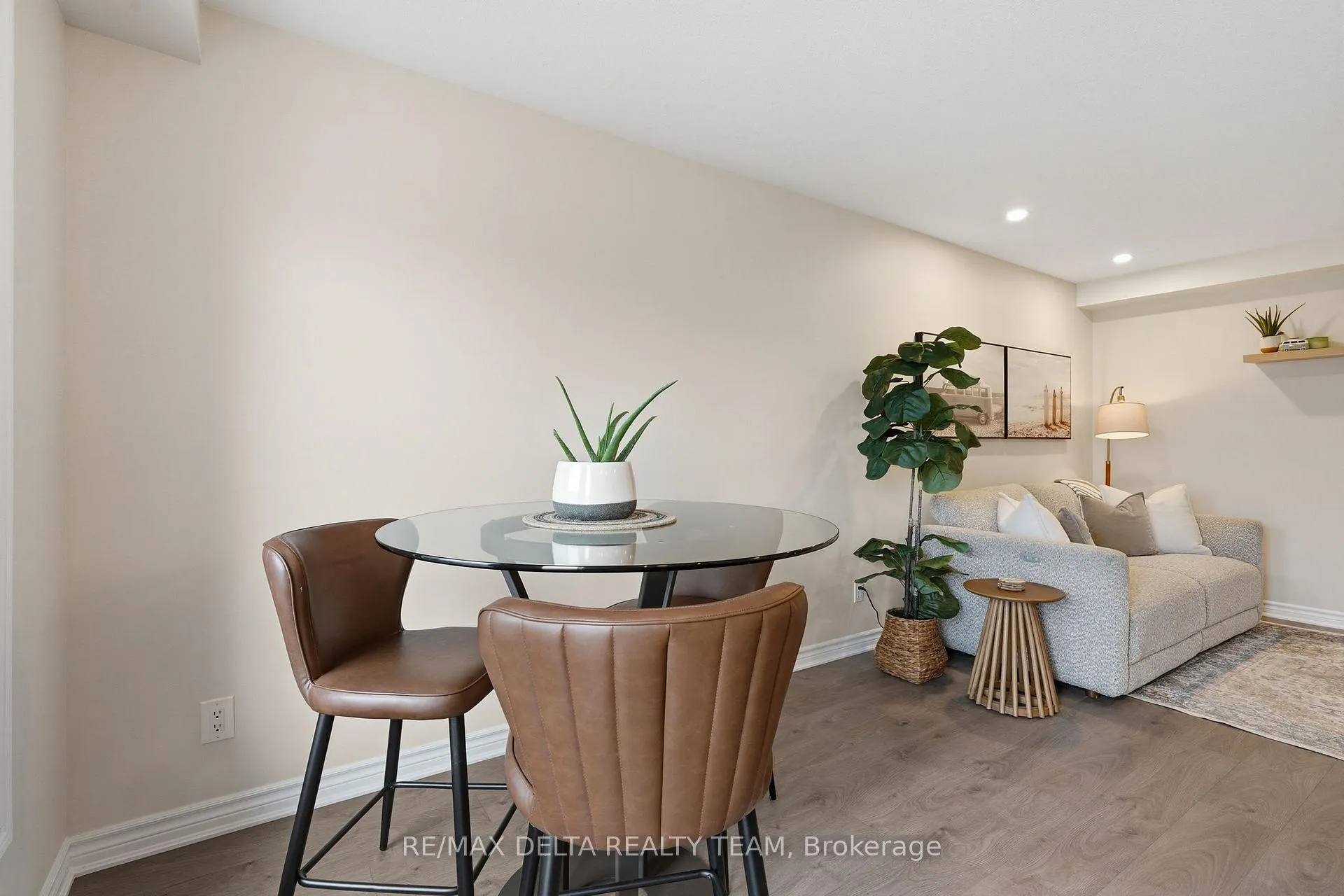 Photo 12 of 372 Willow Aster Circle, Ottawa, Avalon West — HOMEH