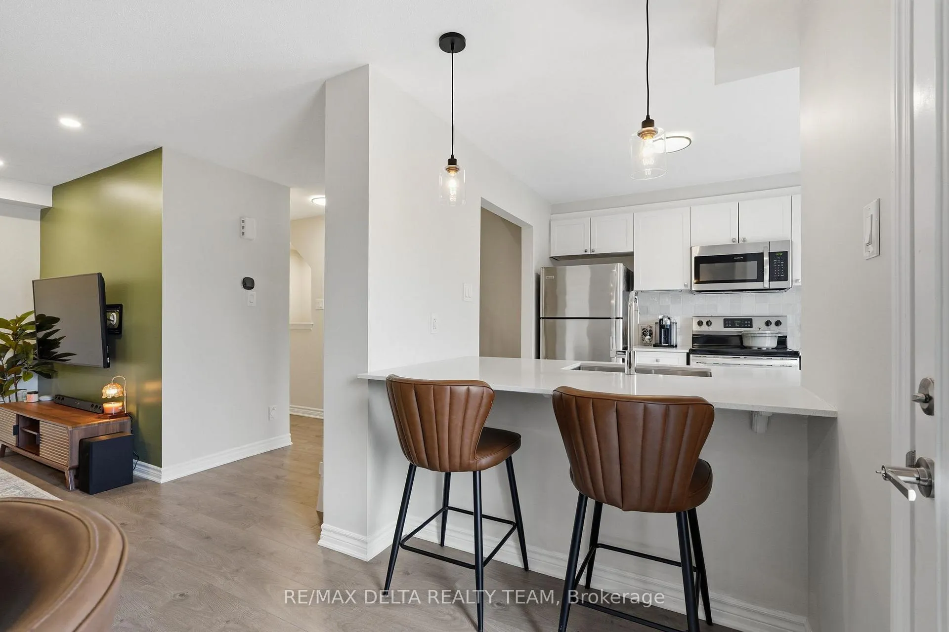 Photo 13 of 372 Willow Aster Circle, Ottawa, Avalon West — HOMEH