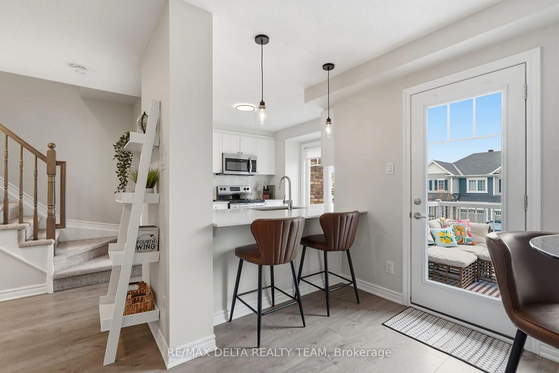 Photo 14 of 372 Willow Aster Circle, Ottawa, Avalon West — HOMEH