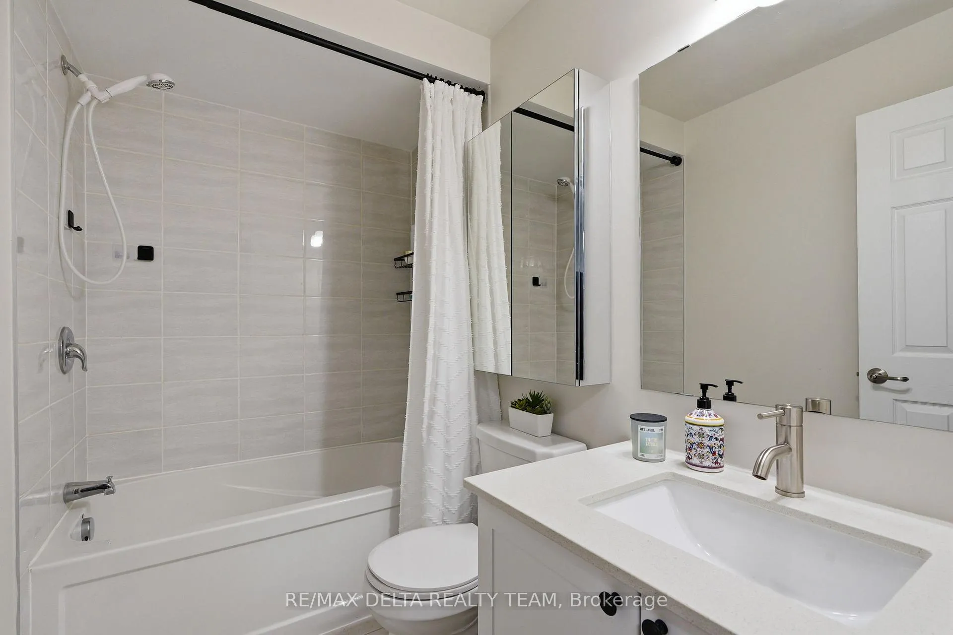 Photo 21 of 372 Willow Aster Circle, Ottawa, Avalon West — HOMEH