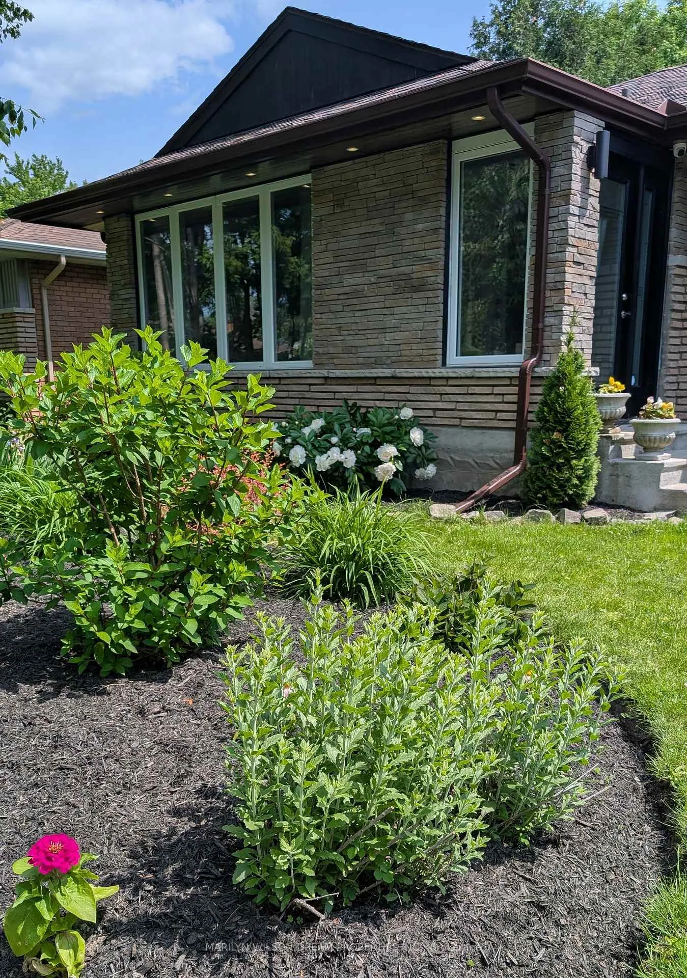 Photo 3 of 2105 Bangor Street, Ottawa, Elmvale Acres/Urbandale — HOMEH