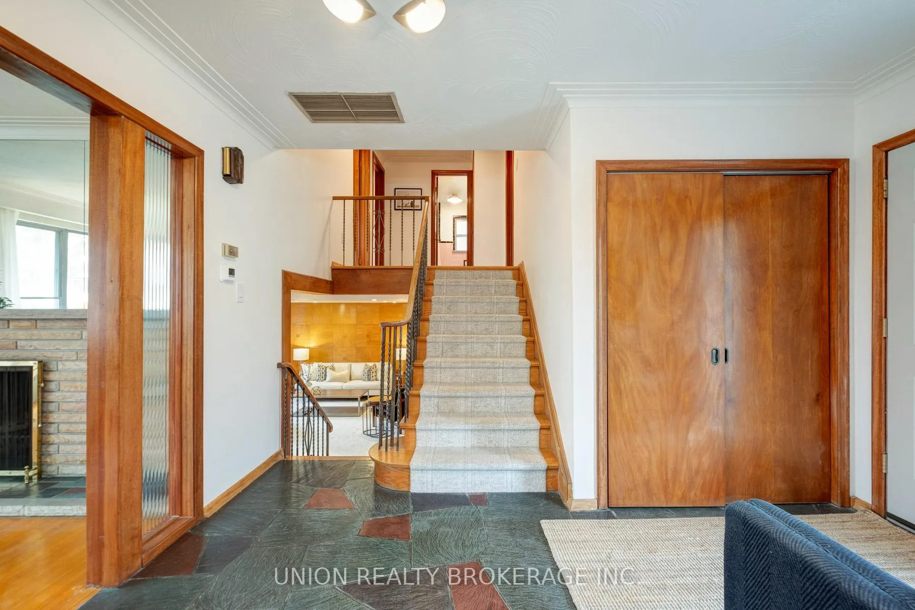 Photo 2 of 53 Long Crescent, Toronto, The Beaches — HOMEH