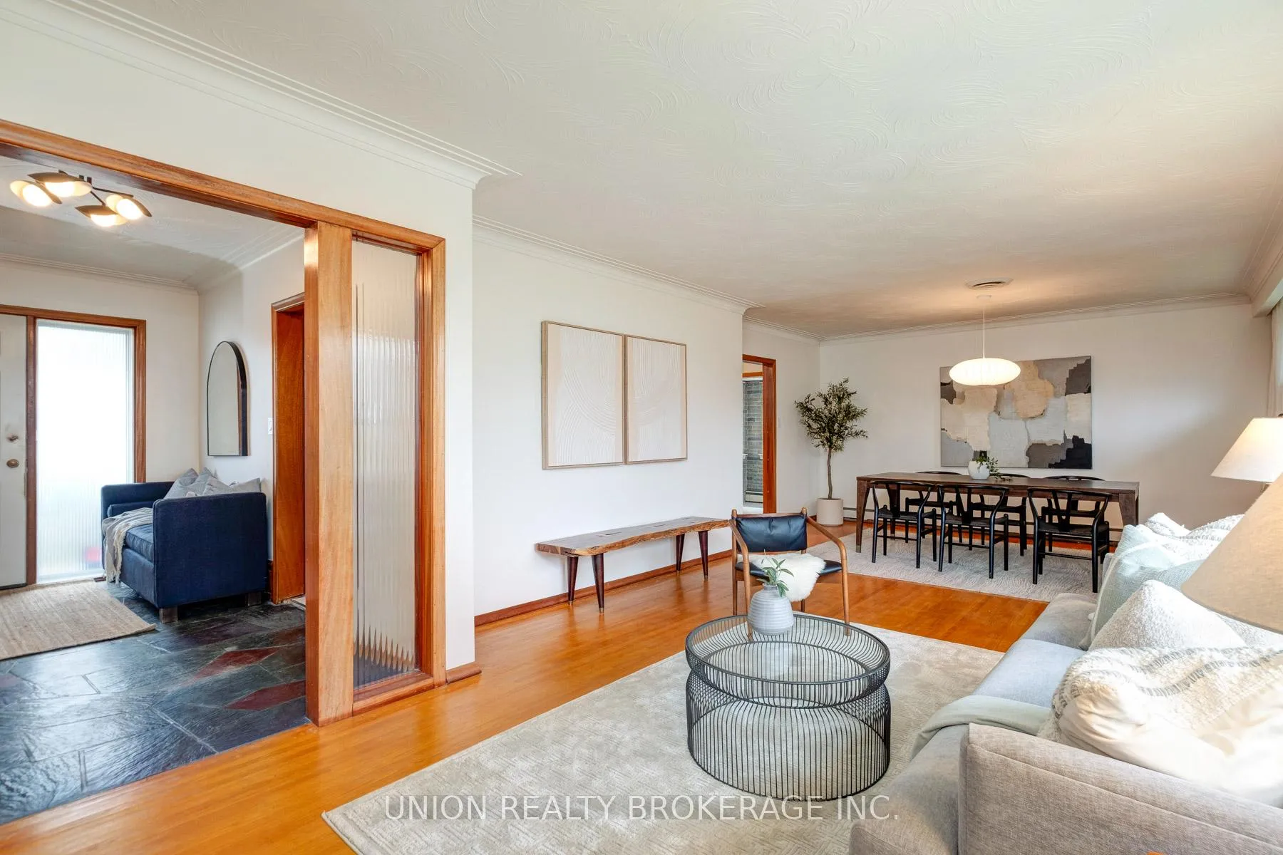 Photo 11 of 53 Long Crescent, Toronto, The Beaches — HOMEH