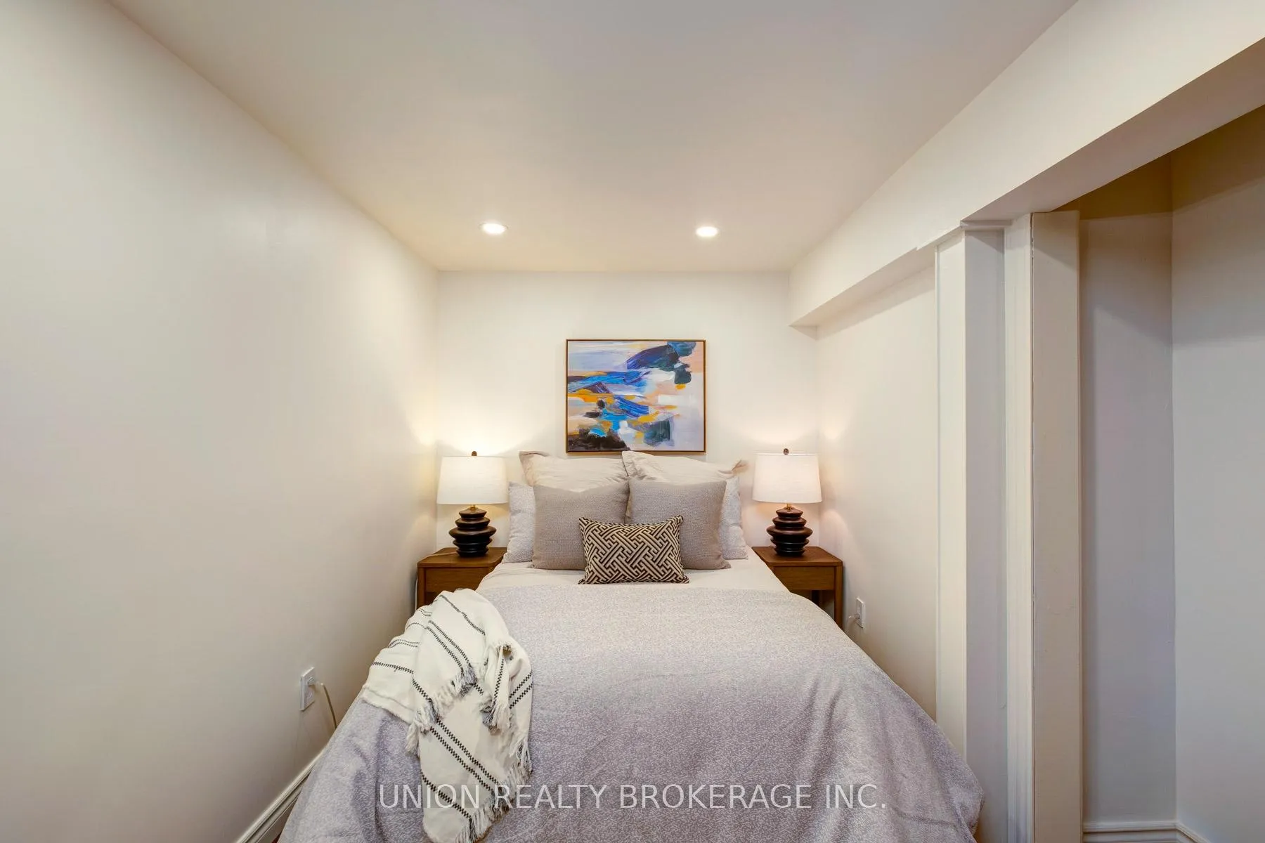 Photo 31 of 53 Long Crescent, Toronto, The Beaches — HOMEH