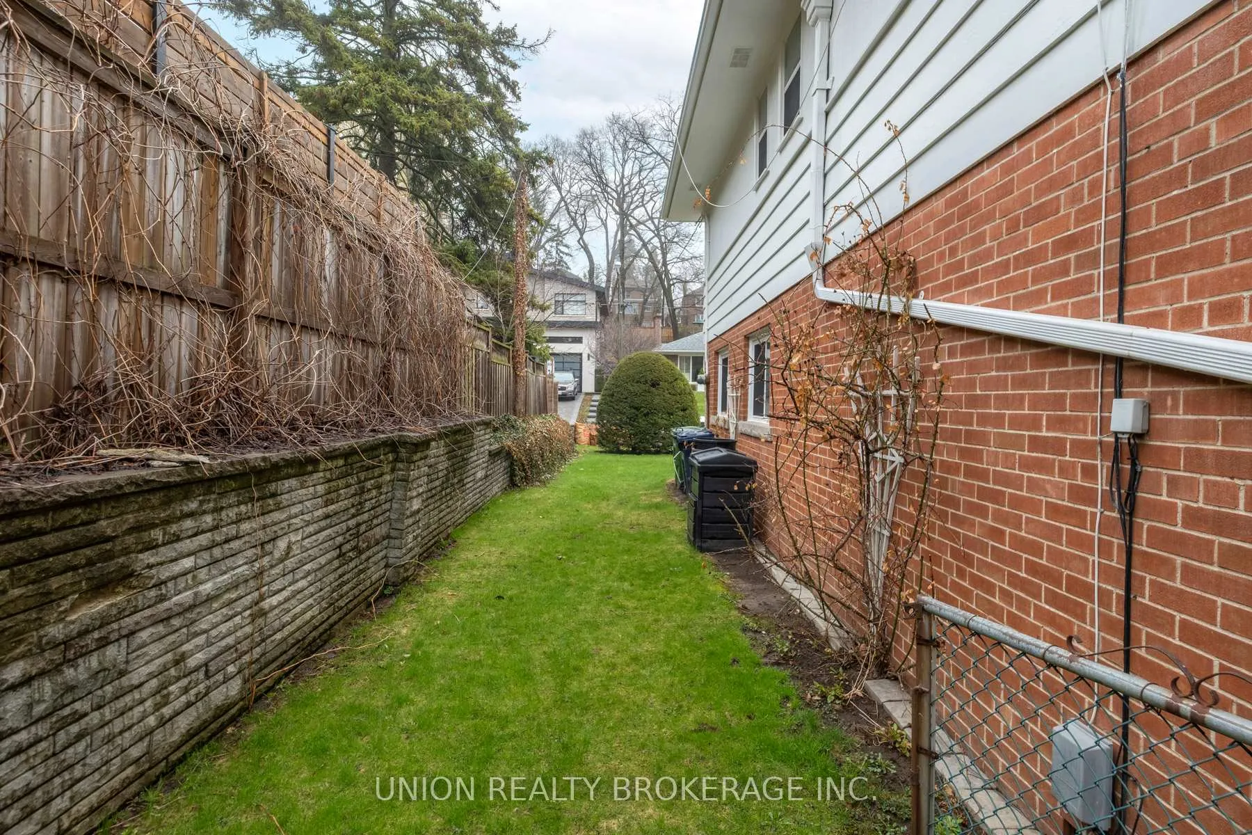 Photo 36 of 53 Long Crescent, Toronto, The Beaches — HOMEH