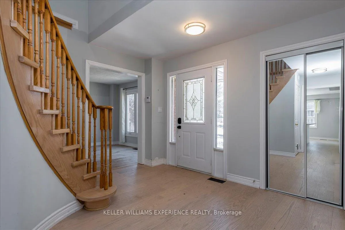 Photo 3 of 78 James Street, Barrie, Ardagh — HOMEH